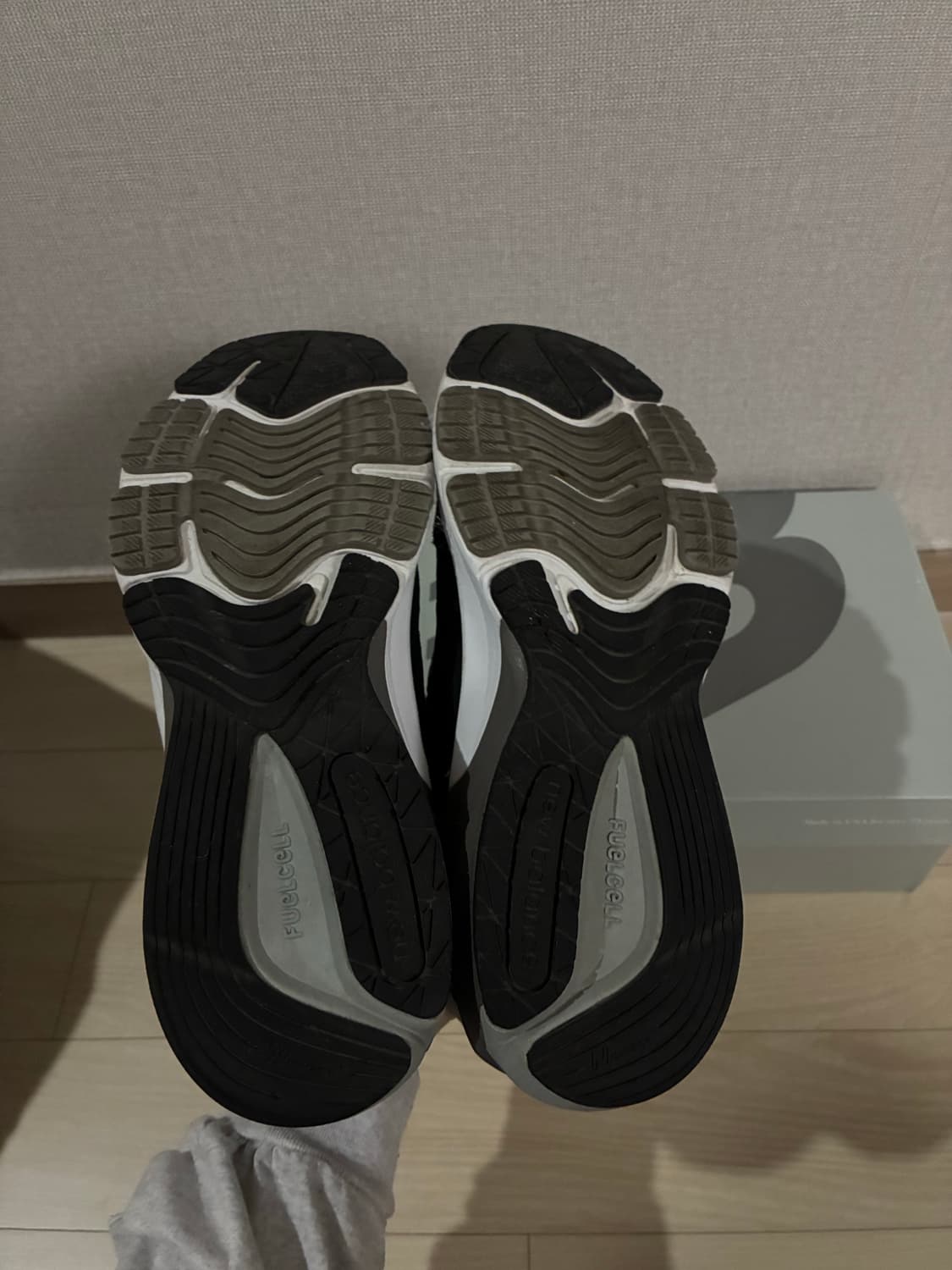 뉴발란스 990v6 블랙 260사이즈 판매 상품이미지10