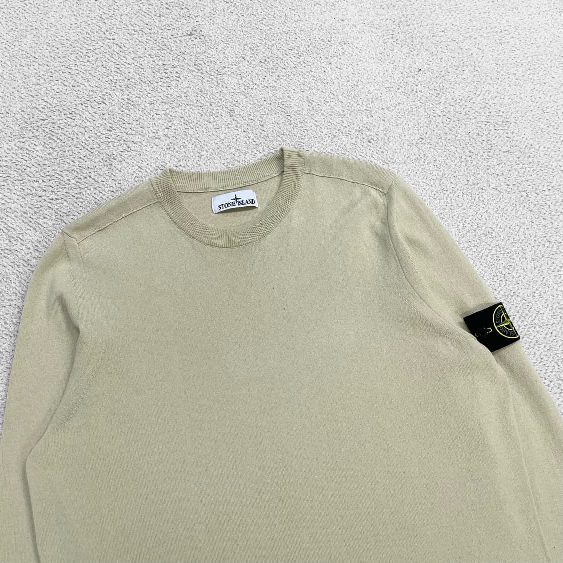 스톤아일랜드 와펜 패치 니트 베이지 상품이미지2