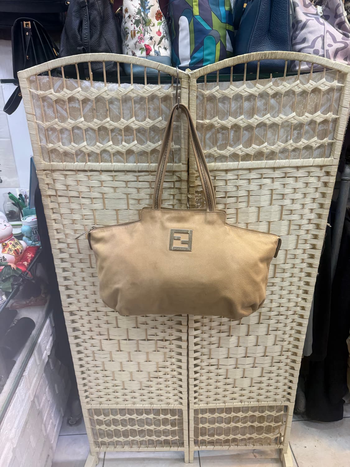 정품 펜디 FF 하드웨어 램포 숄더백 팝니다 상품이미지1