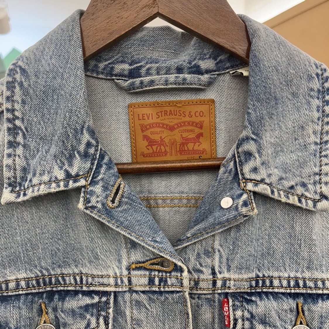 리바이스 빈티지무드 워싱 연청 데님자켓 90 C08056 상품이미지9