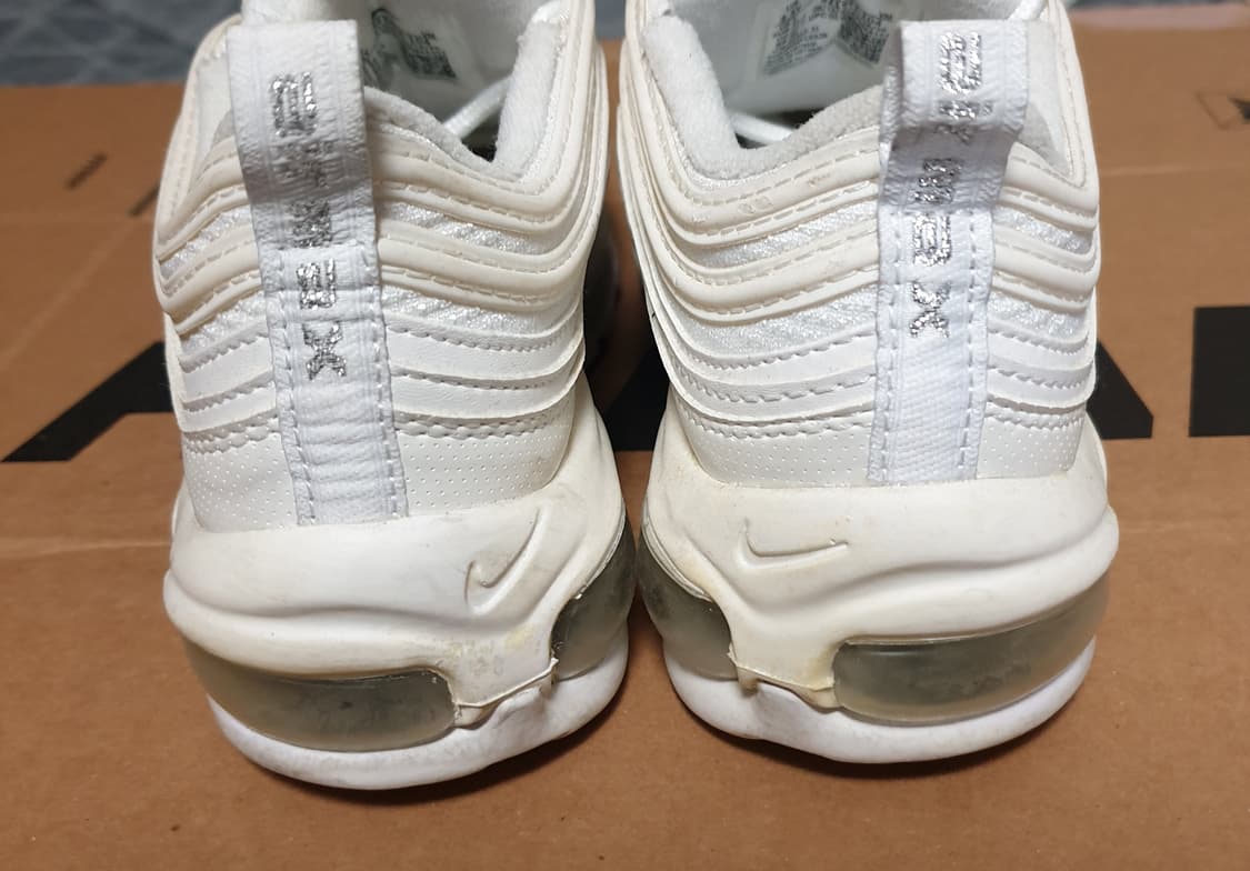 나이키 에어맥스97 화이트 메탈릭실버 스니커즈 (225) 상품이미지4