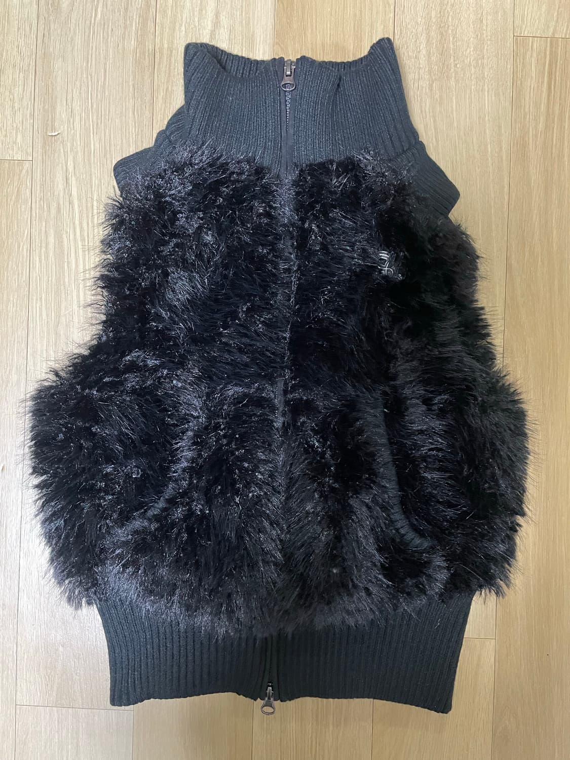 스컬프터 Faux Fur Zip-Up Vest Black S사이즈 상품이미지3