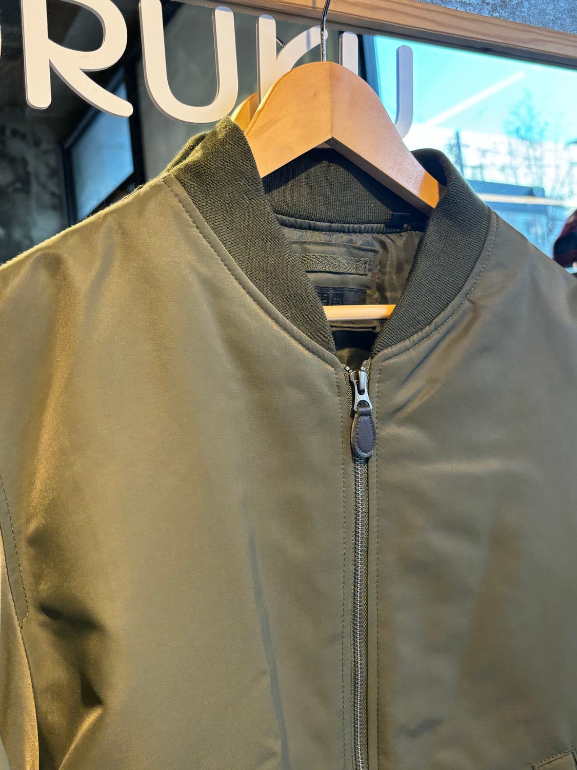 유니클로 카키 봄버 자켓 L  상품이미지2