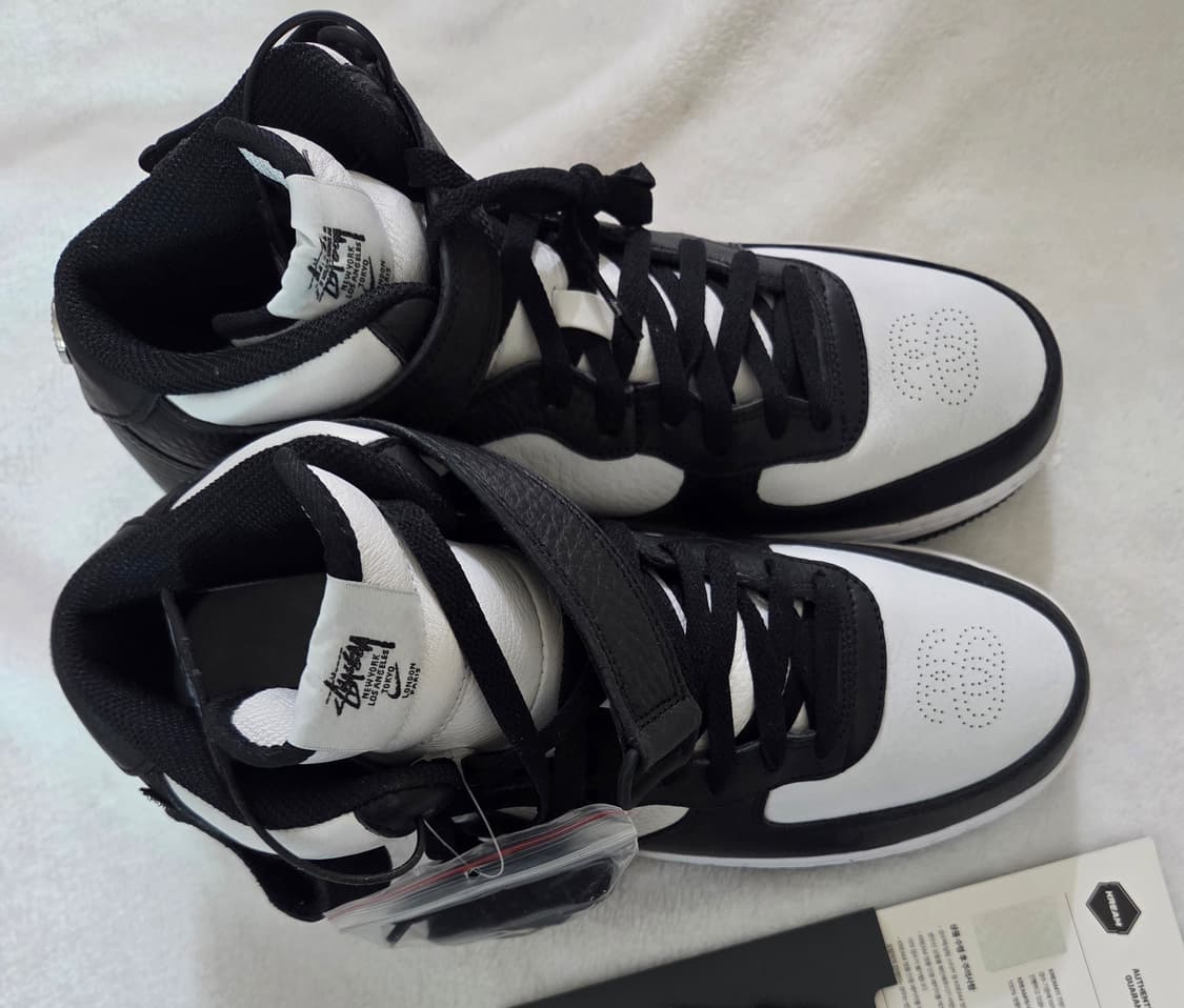 나이키 x 스투시 에어포스 1 '07 미드 SP 블랙 앤 라이트 본 상품이미지2