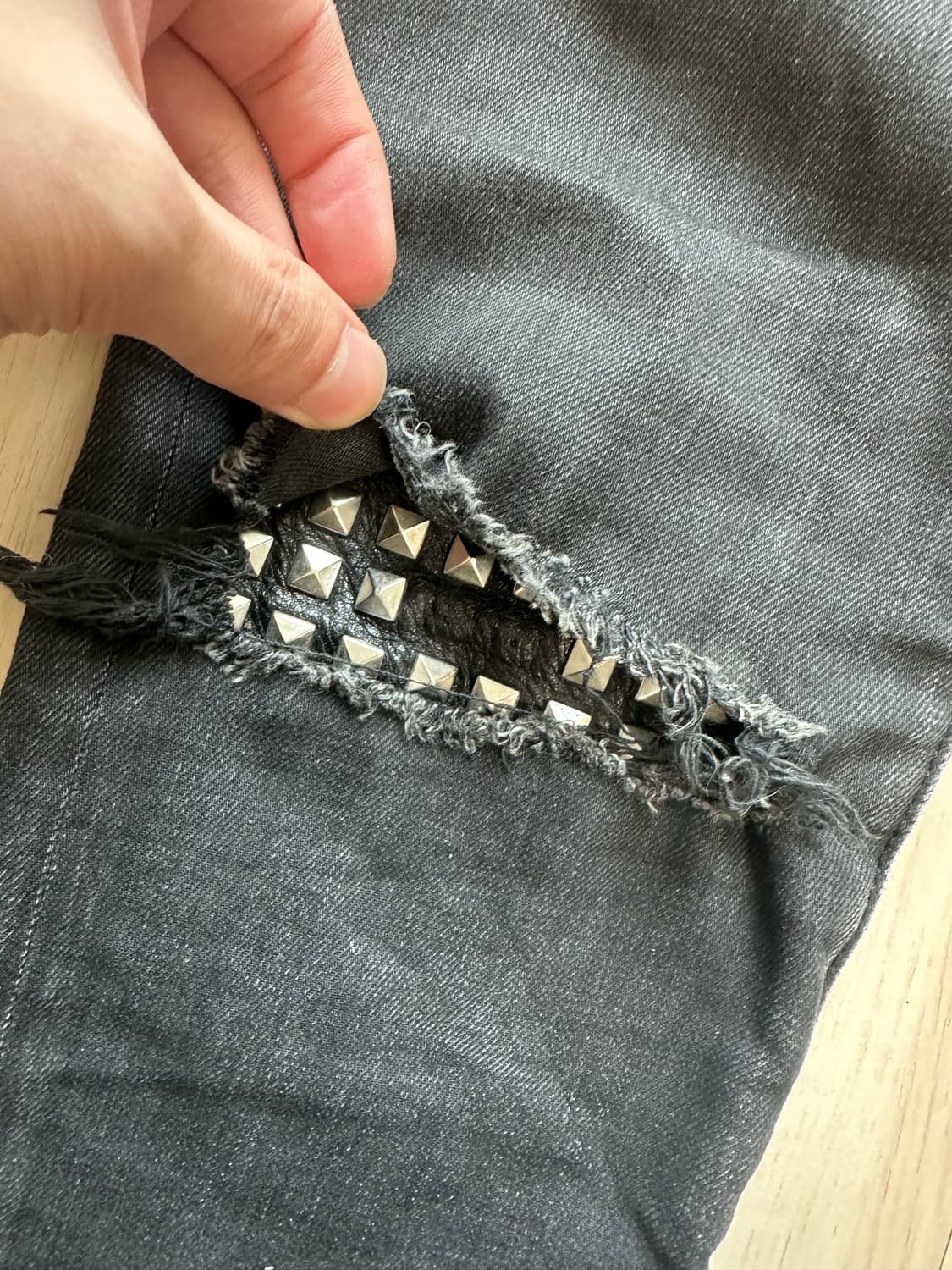 생로랑 스터드 레더패널 데님 상품이미지3