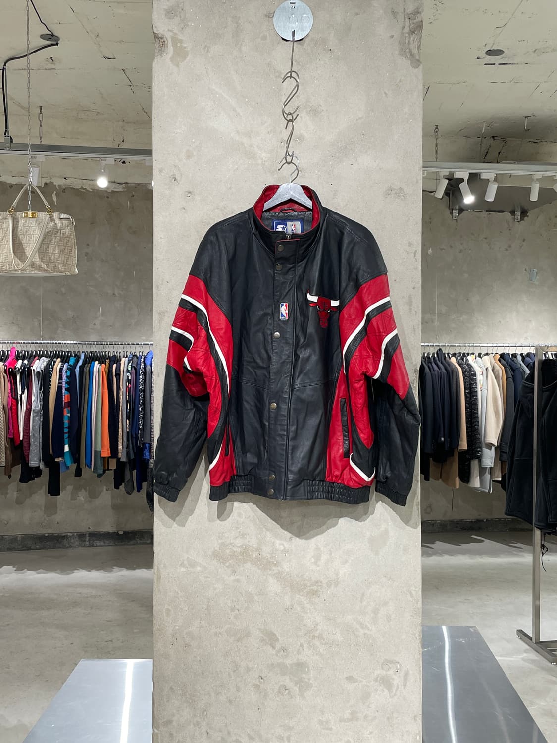 스타터 x 시카고 불스 90’s NBA 레더 자켓 상품이미지2
