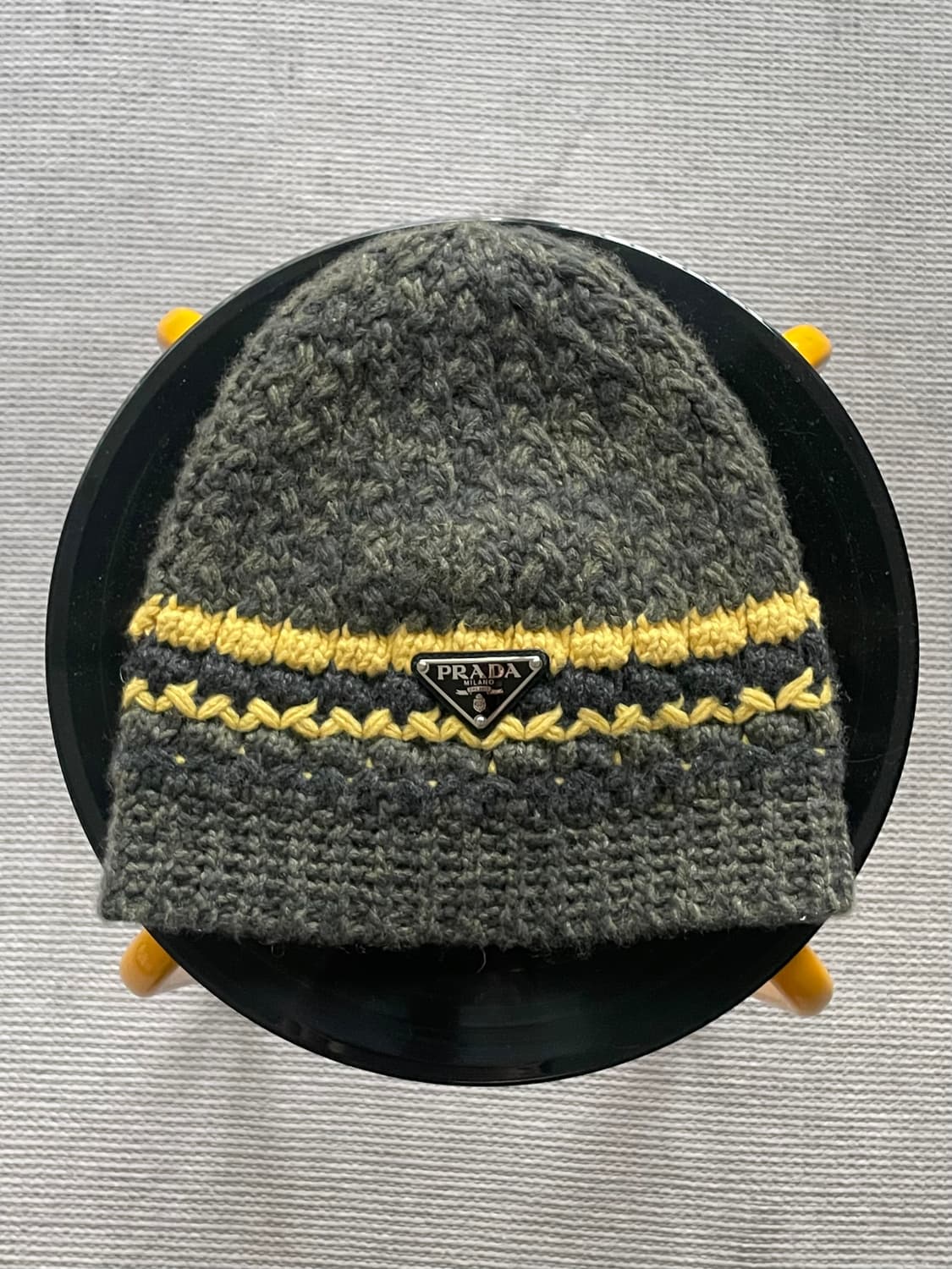 프라다 트라이앵글 로고 비니 상품이미지1