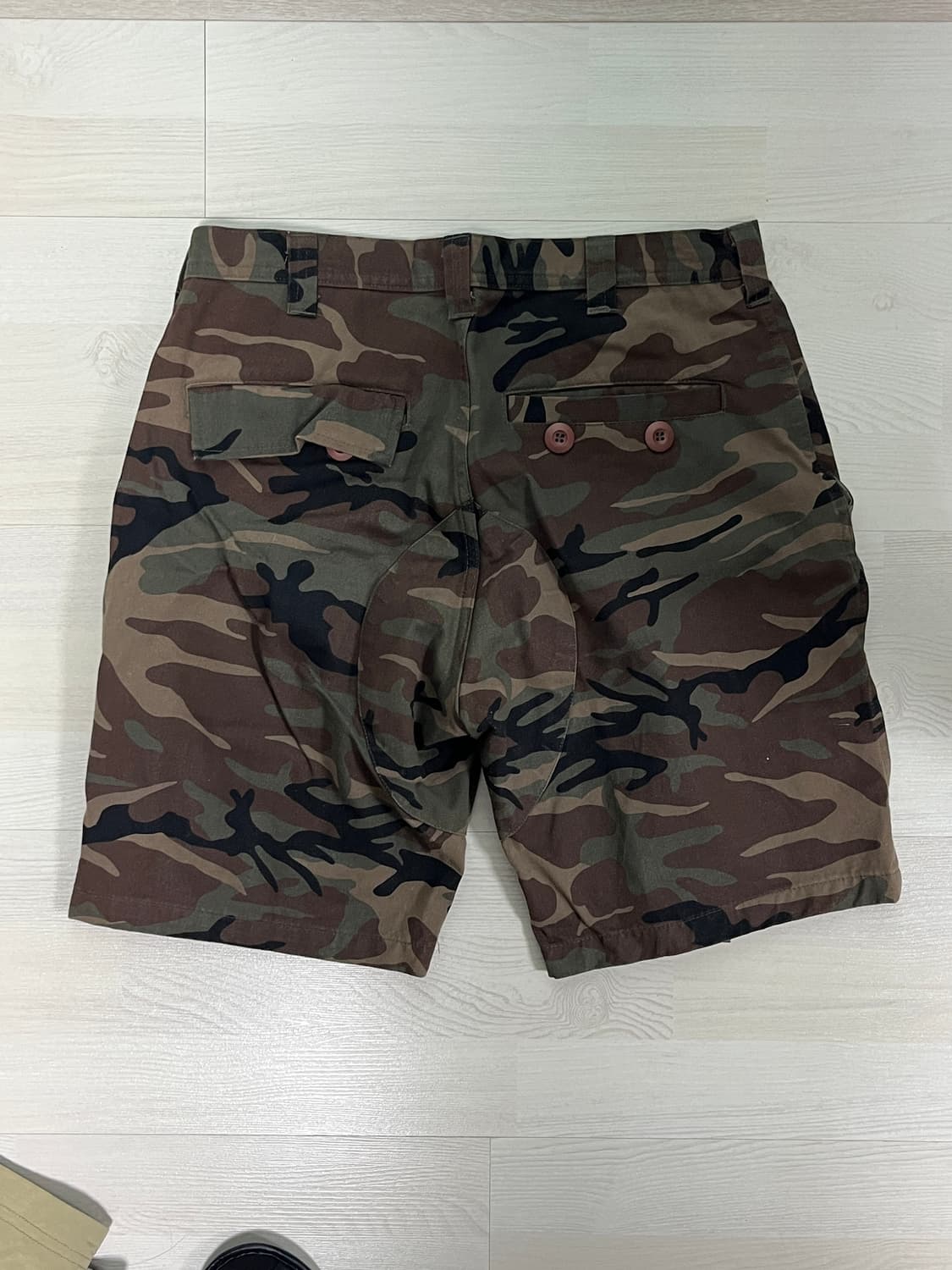 아임낫어휴먼비잉 카모 반바지 30사이즈 판매 합니다. 상품이미지2