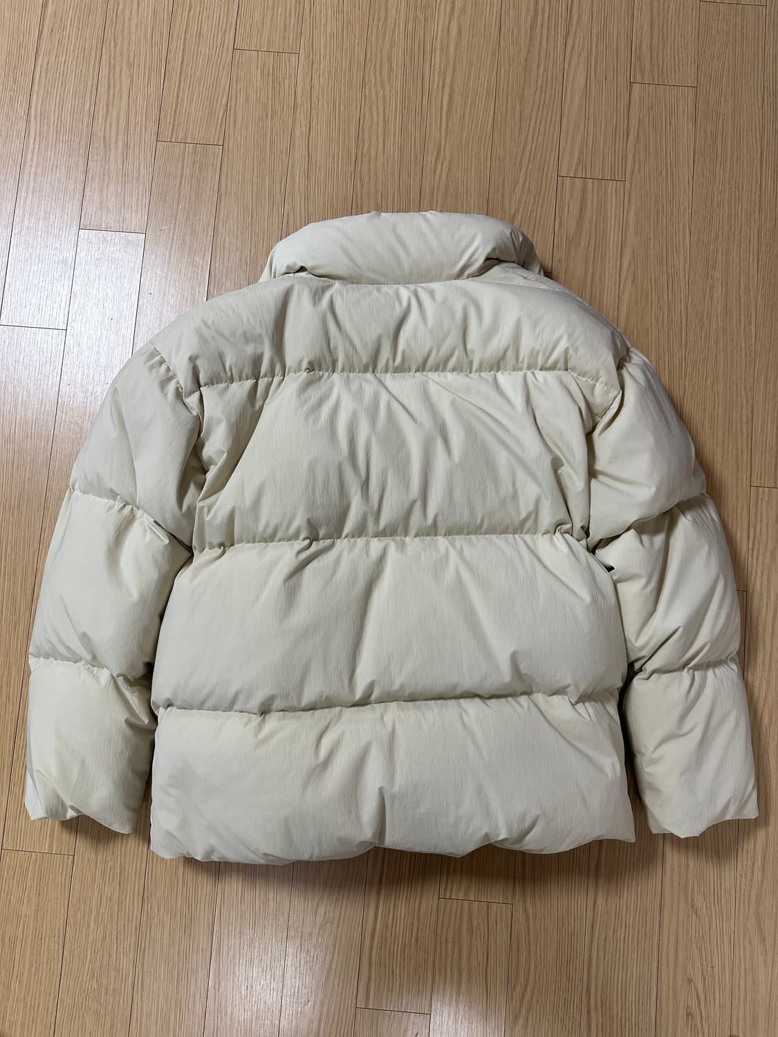 인사일런스 미니멀 구스 다운 자켓 아이보리 상품이미지4