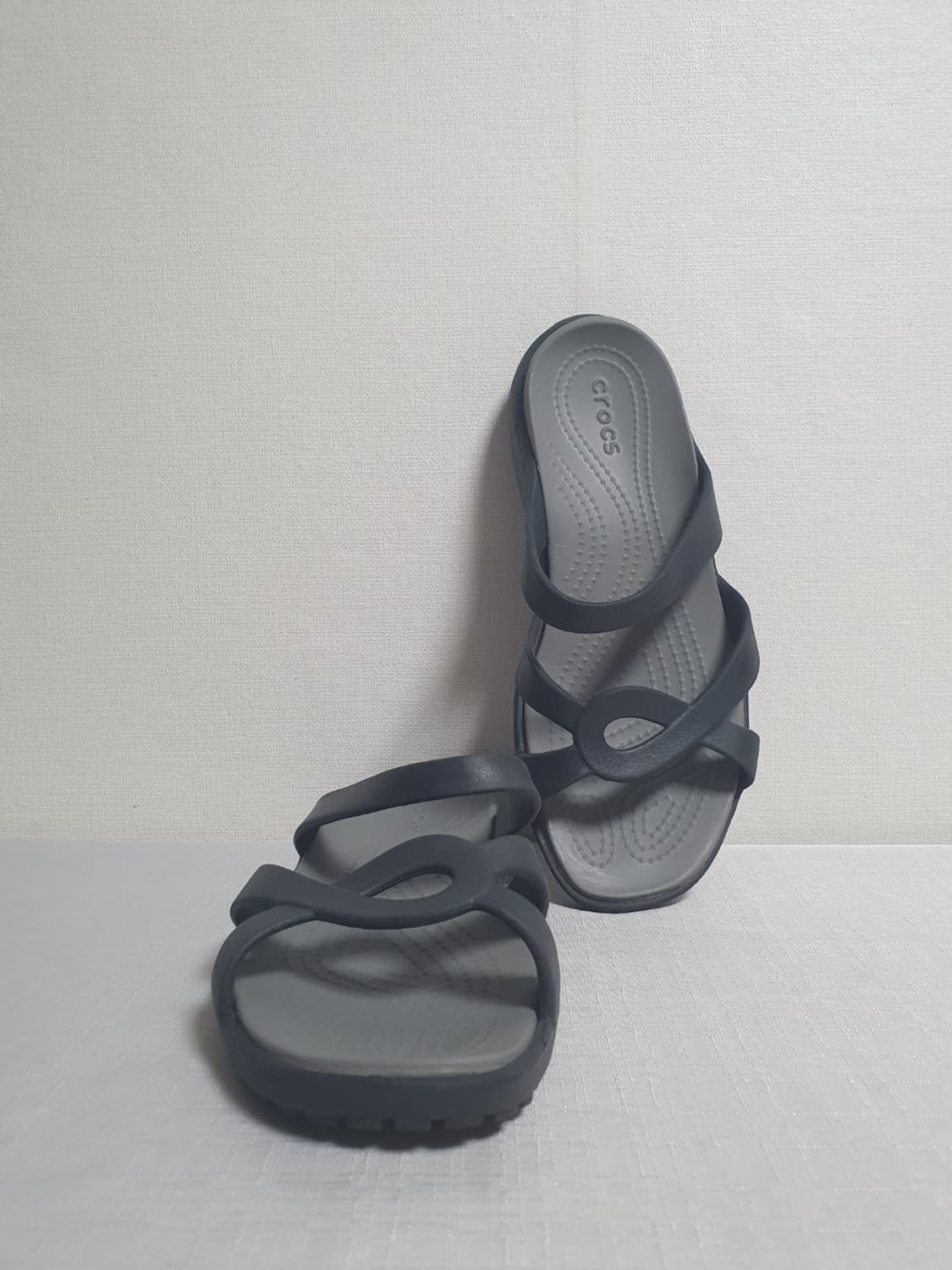 250mm 크록스 멜린 트위스트 샌들 블랙 W8 상품이미지1
