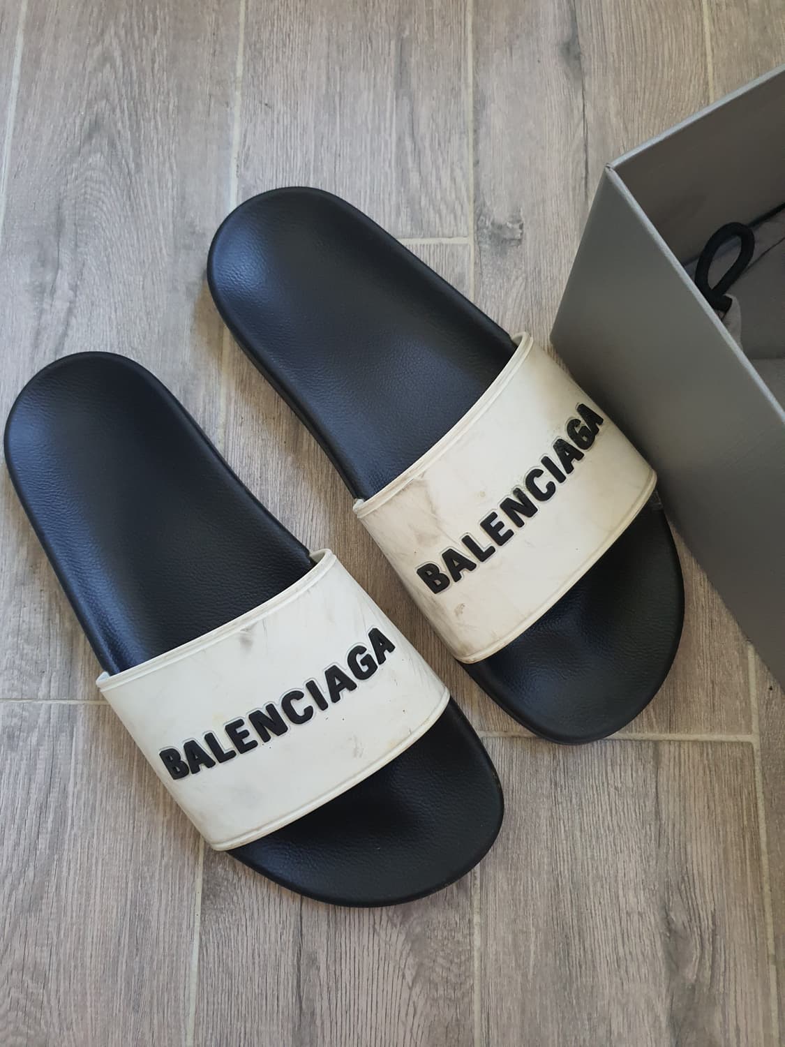 발렌시아가 로고 슬라이드 샌들 상품이미지2