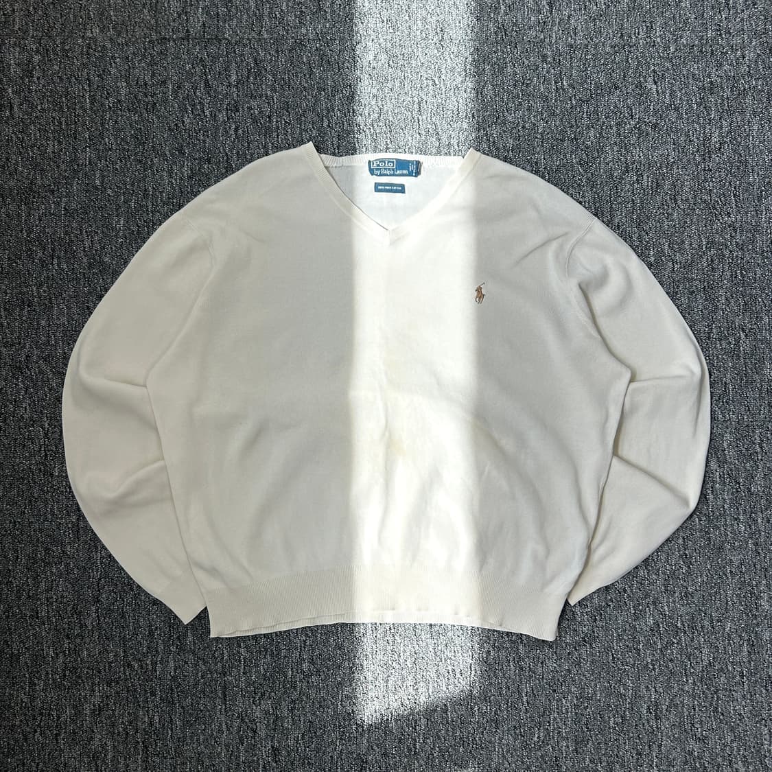 폴로 랄프로렌 베이지 브이넥 니트 상품이미지1