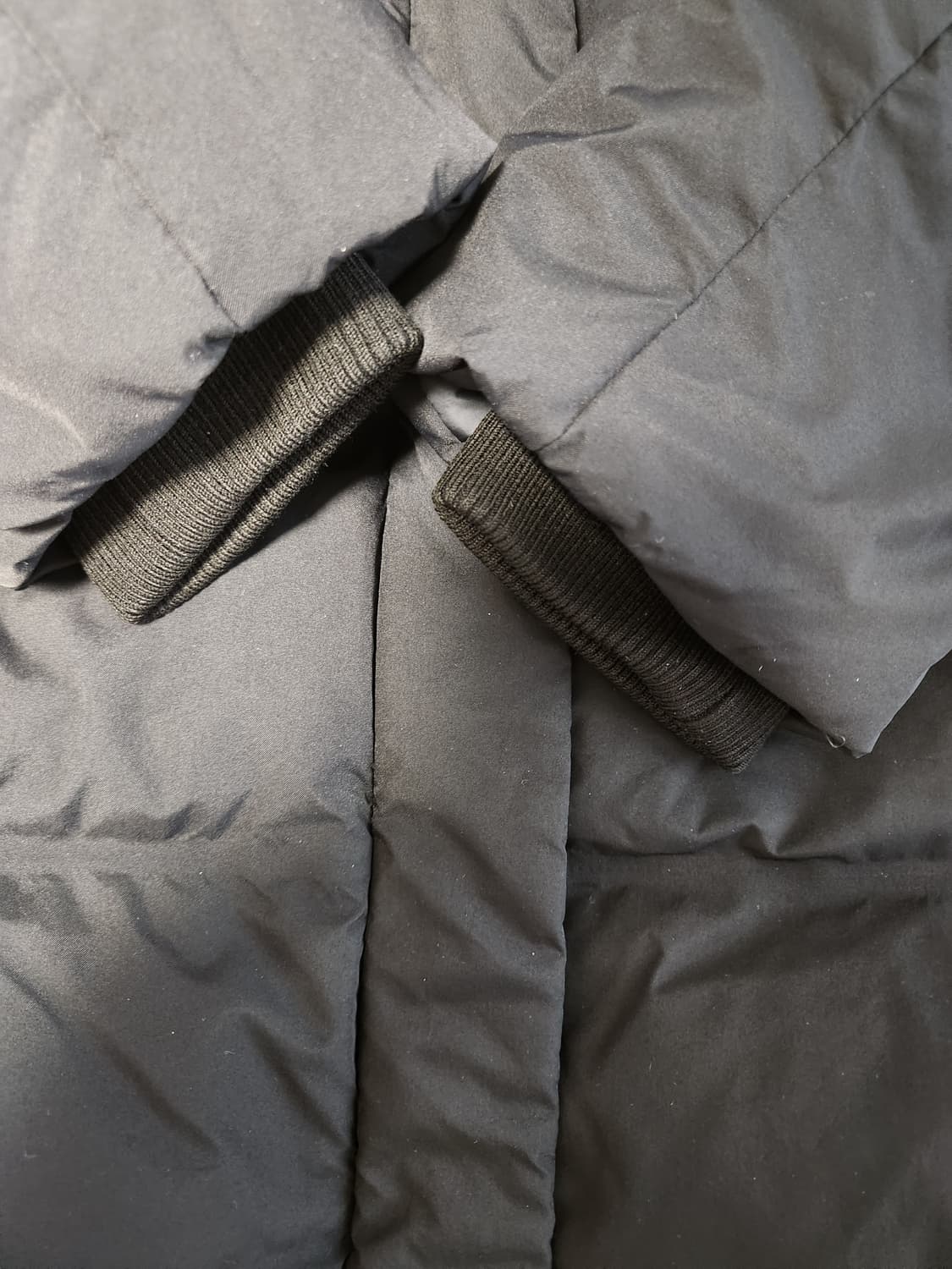 유니클로 덕다운 여성 롱패딩 사이즈L

지퍼 사용감 외에 오염하자없이 깨 상품이미지3