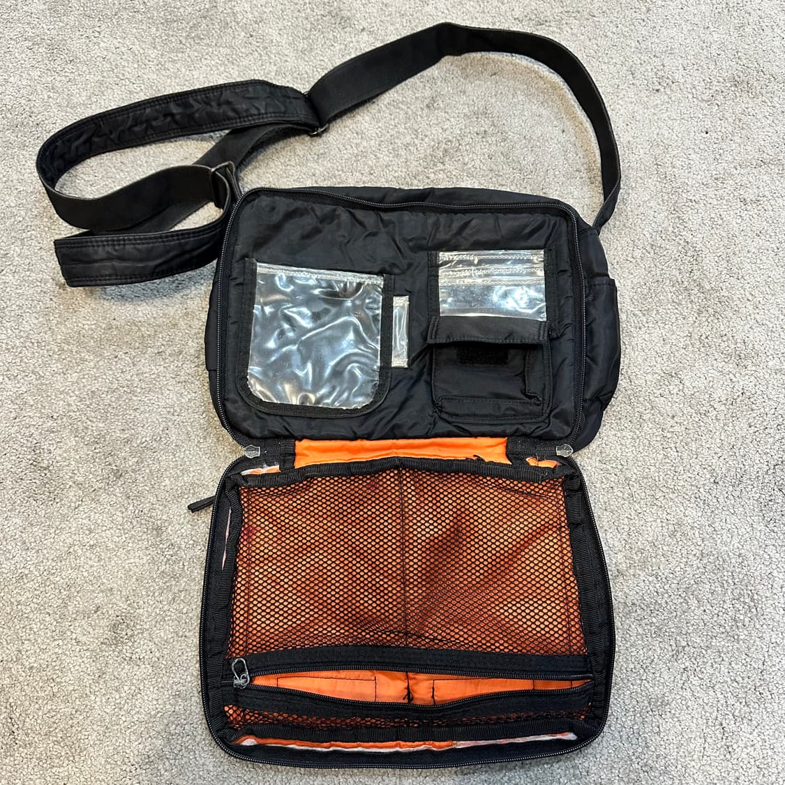 포터 요시다 포터 탱커 블랙 숄더백L 상품이미지6