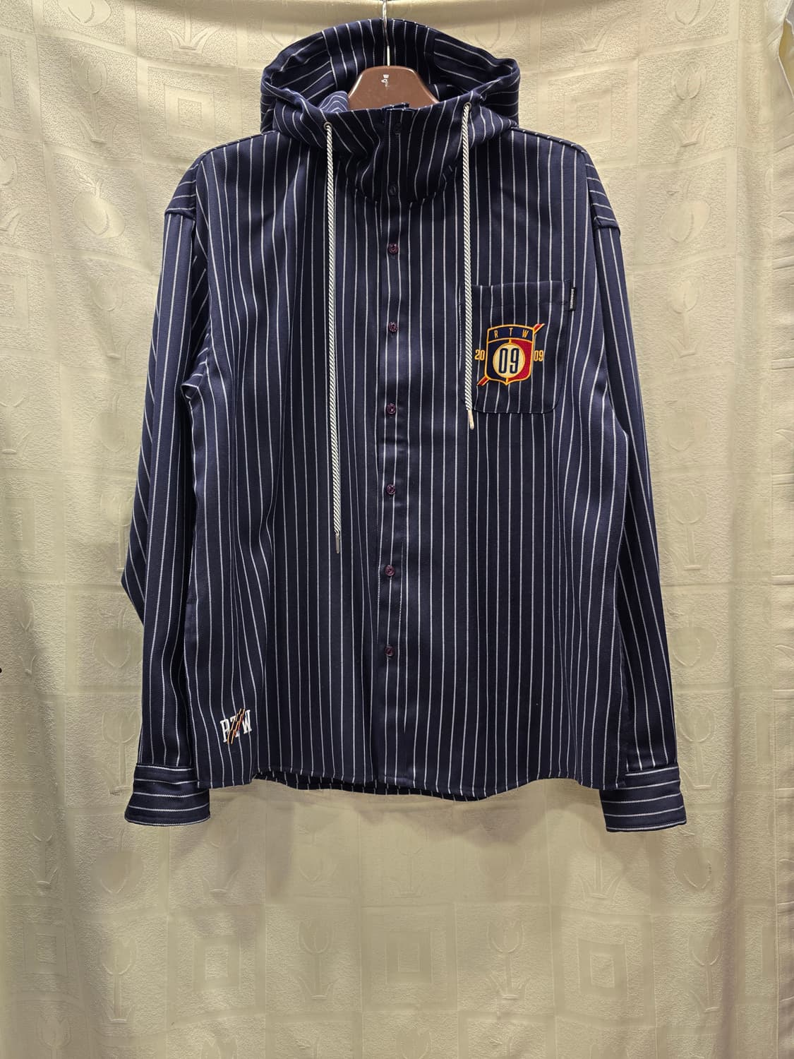 로맨틱크라운 스트라이프 후드 셔츠 프리사이즈 상품이미지1