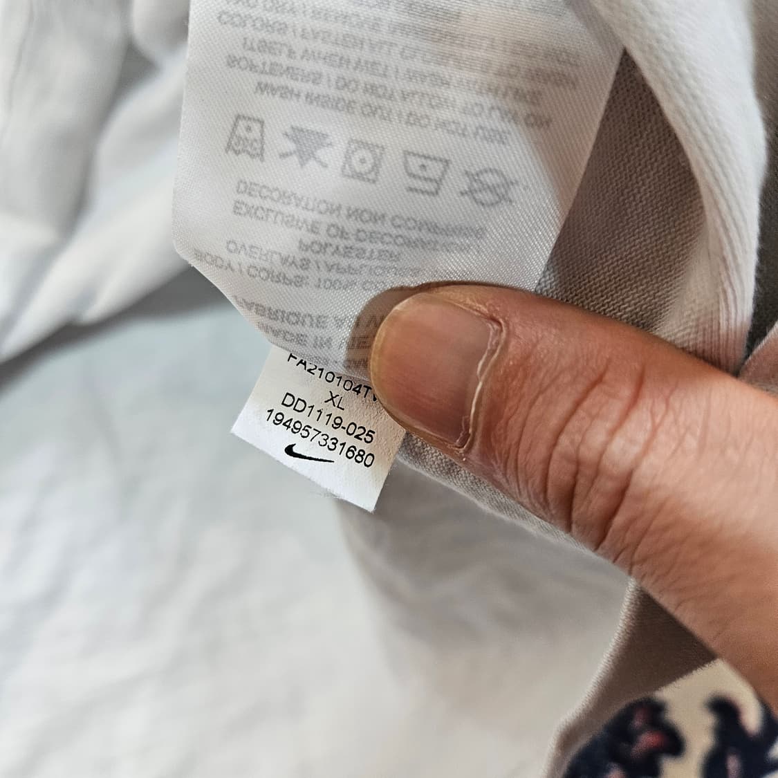 나이키(Nike) NSW 라이트웨이트 믹스 포켓 반팔티  상품이미지7