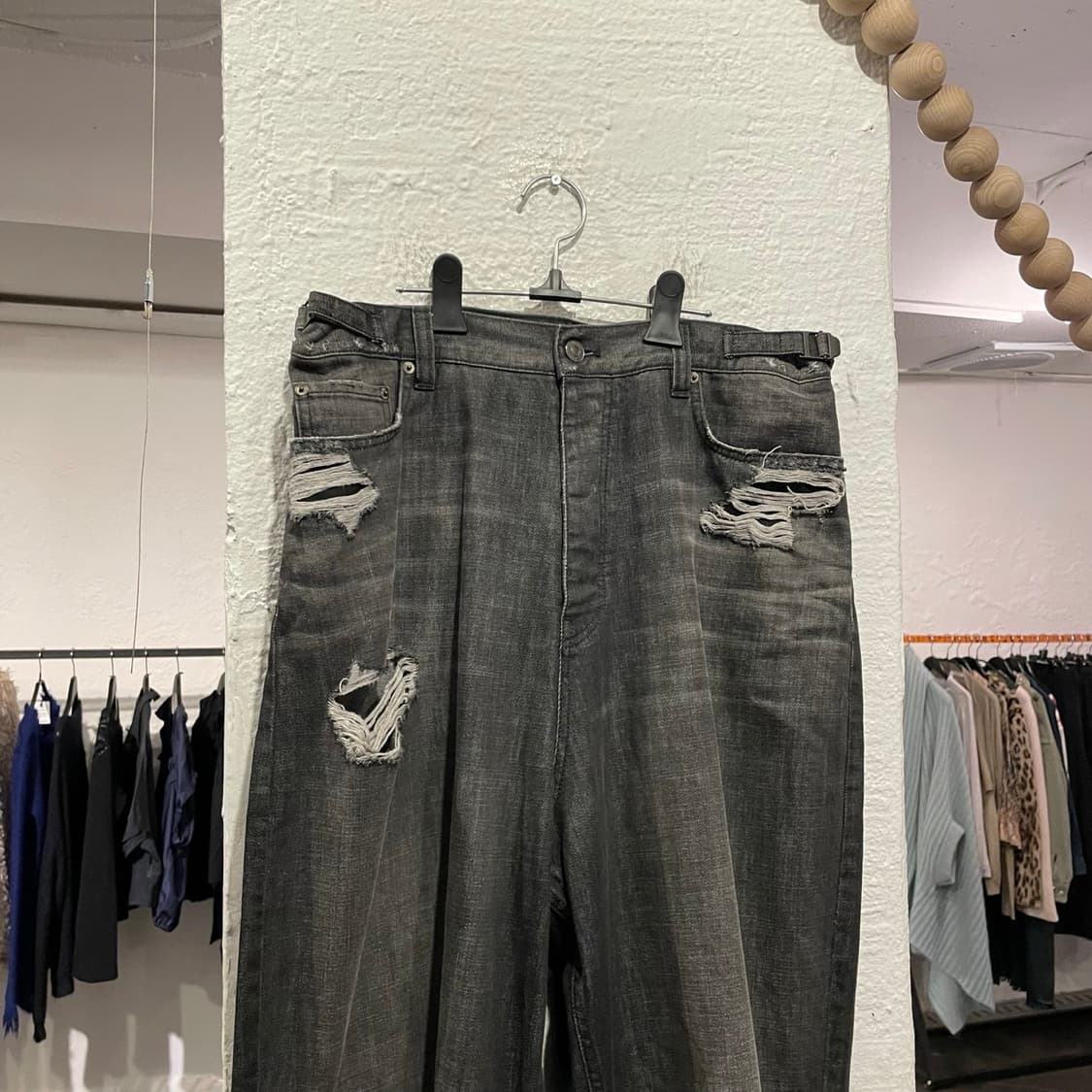 발렌시아가 23aw 디스트로이드 라지배기진 흑청 상품이미지2