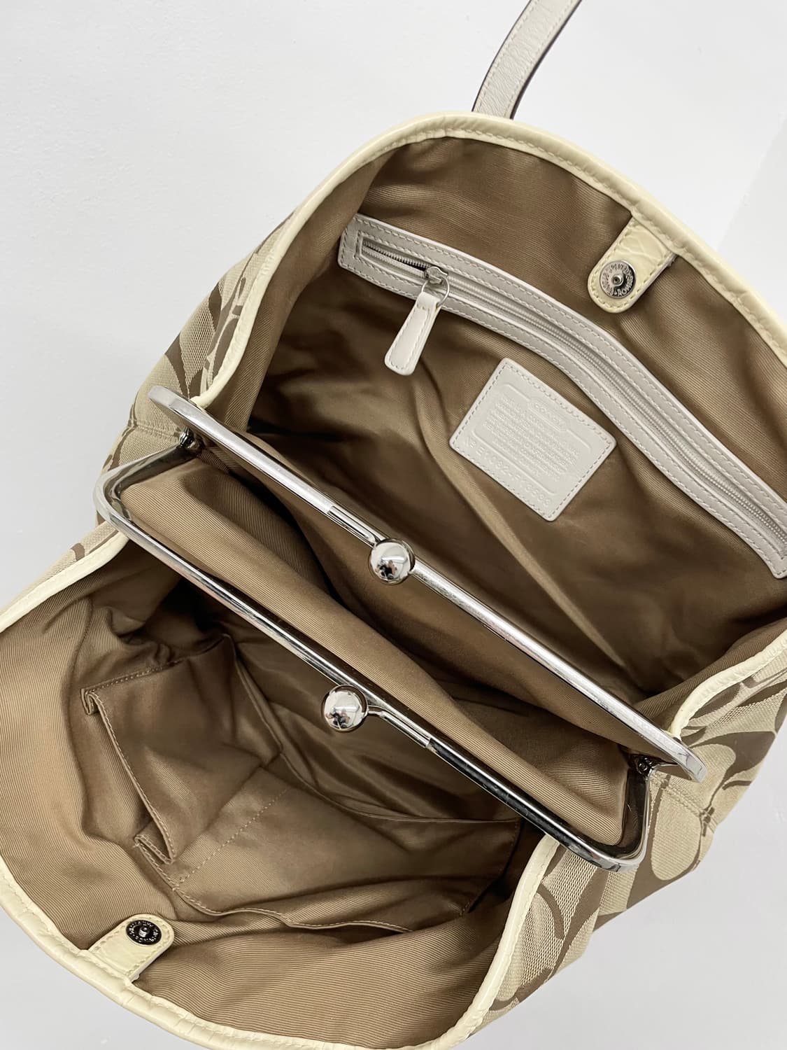 코치 자카드 시그니처 숄더백  상품이미지7