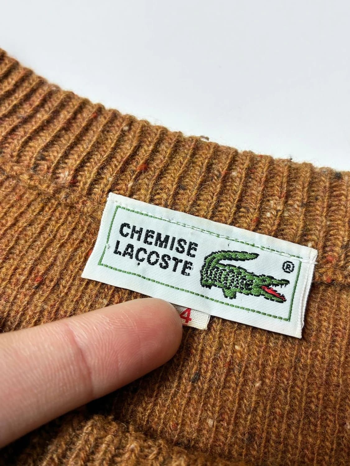 라코스테 00's 로고 패치 보카시 크루넥 니트 PN8804 상품이미지6