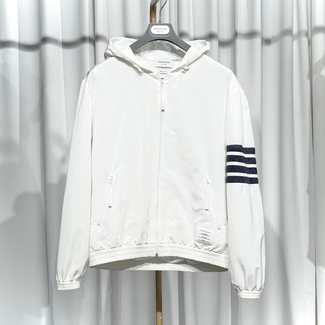 [정품] 톰브라운 립스탑 메쉬 사선완장 바람막이 3 상품이미지1