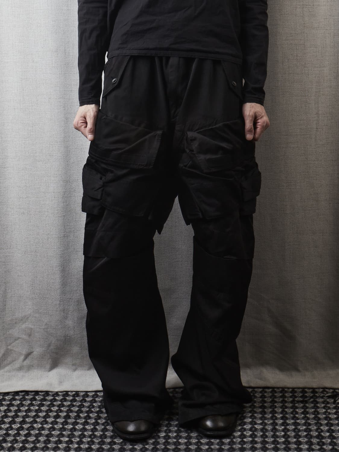 Julius FW 2023 와이드 카고 팬츠 상품이미지8