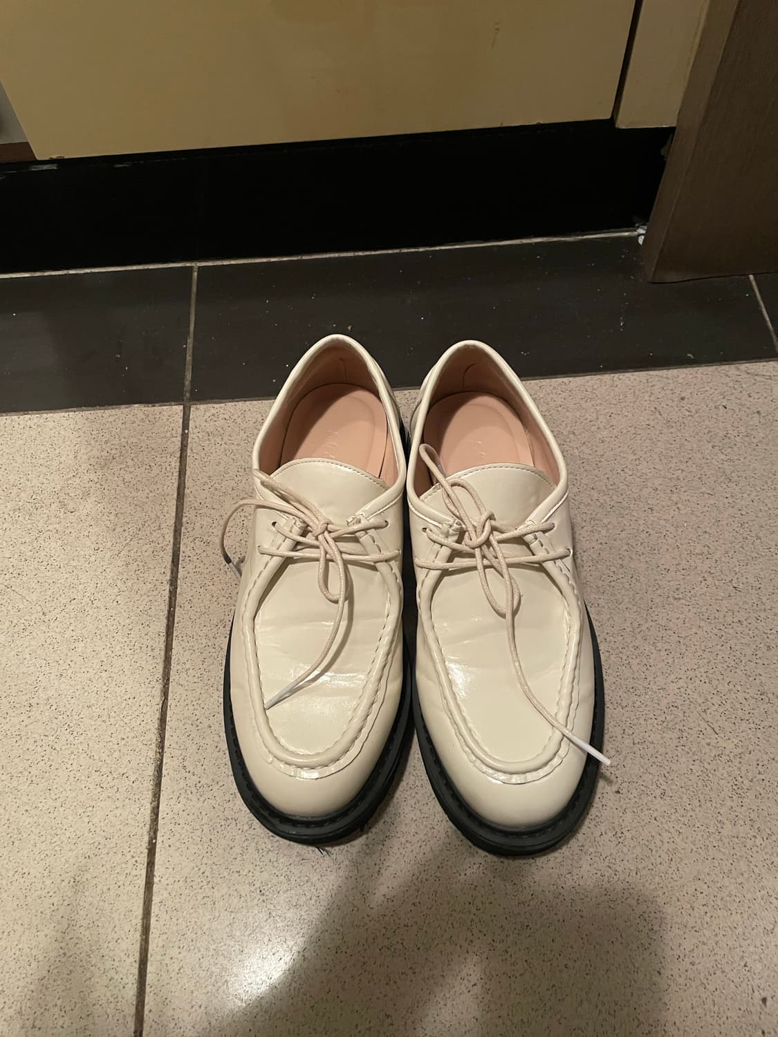 슈펜 뉴 스윗버튼 메리제인 플랫슈즈 1cm white 상품이미지6