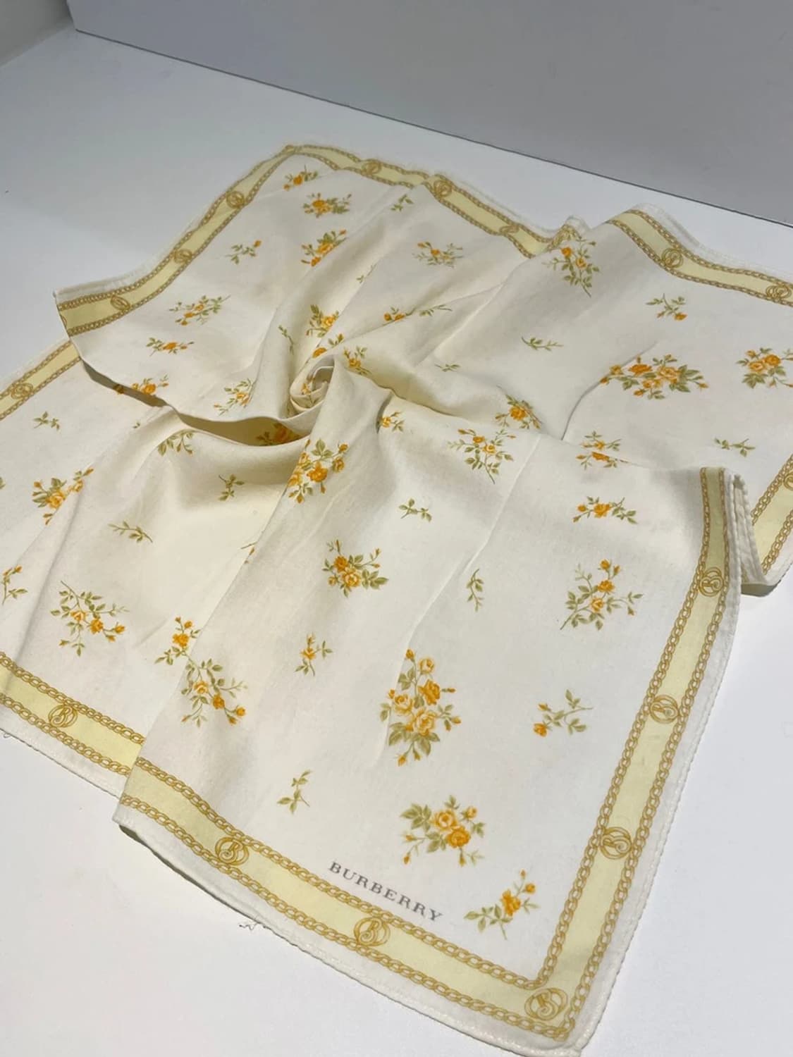 버버리 00s 시그니처 재팬 플라워 쁘띠 반다나 손수건 A1212 상품이미지2