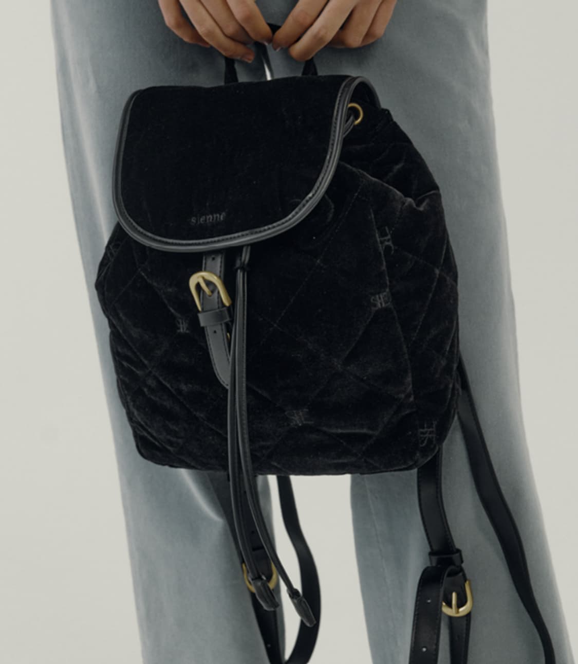 시엔느 누벨르 벨벳 백팩 Nouvelle Velvet Bag[Black] 상품이미지3