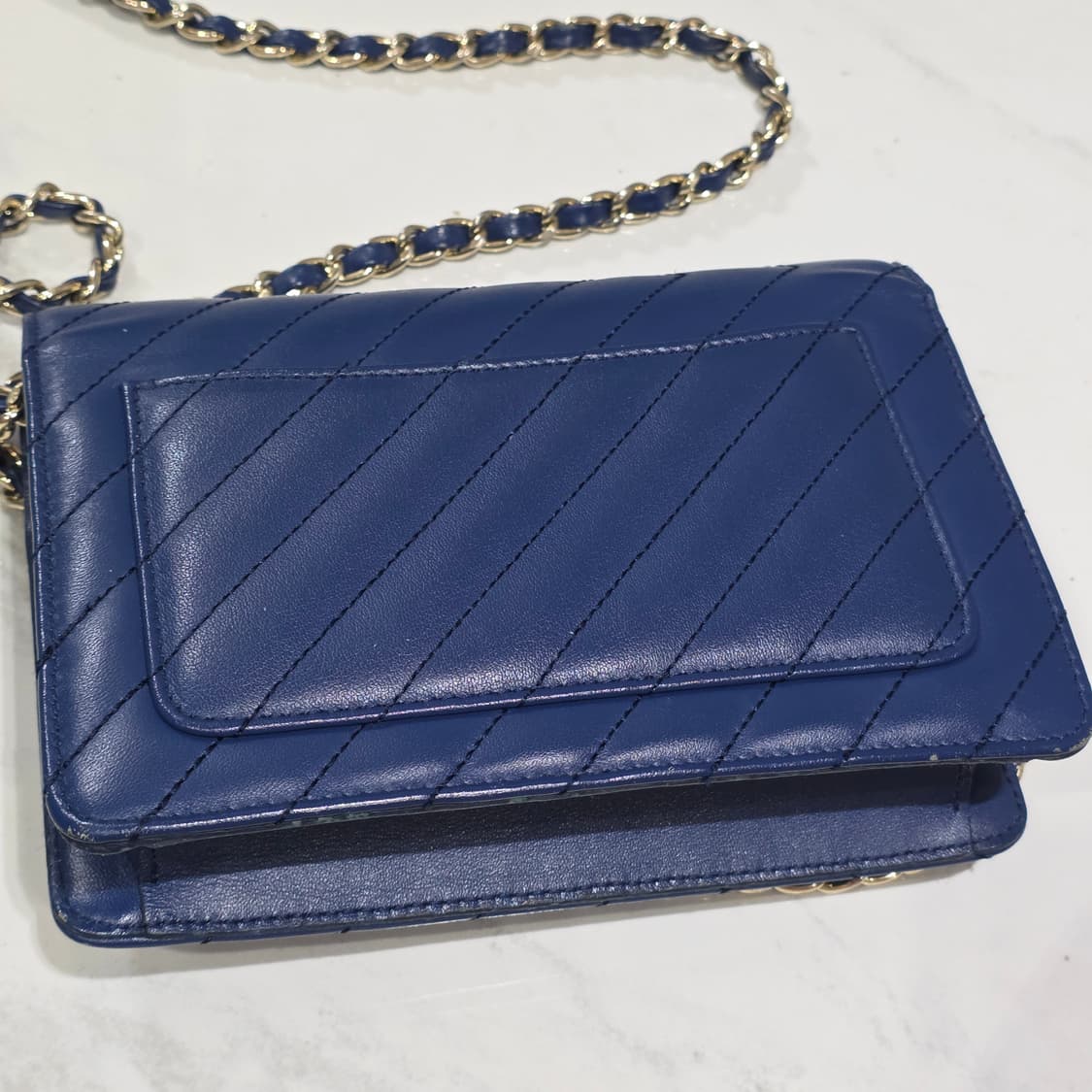 루이까또즈 빈티지) 엘퀼팅 미니 여성 블루 크로스백 상품이미지3