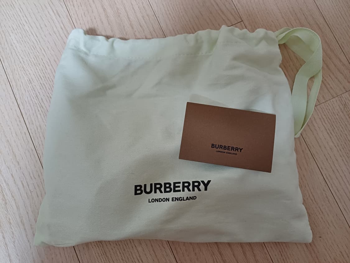 버버리 HANNAH  한나 아이콘 스트라이프 레더 크로스 바디백 상품이미지6