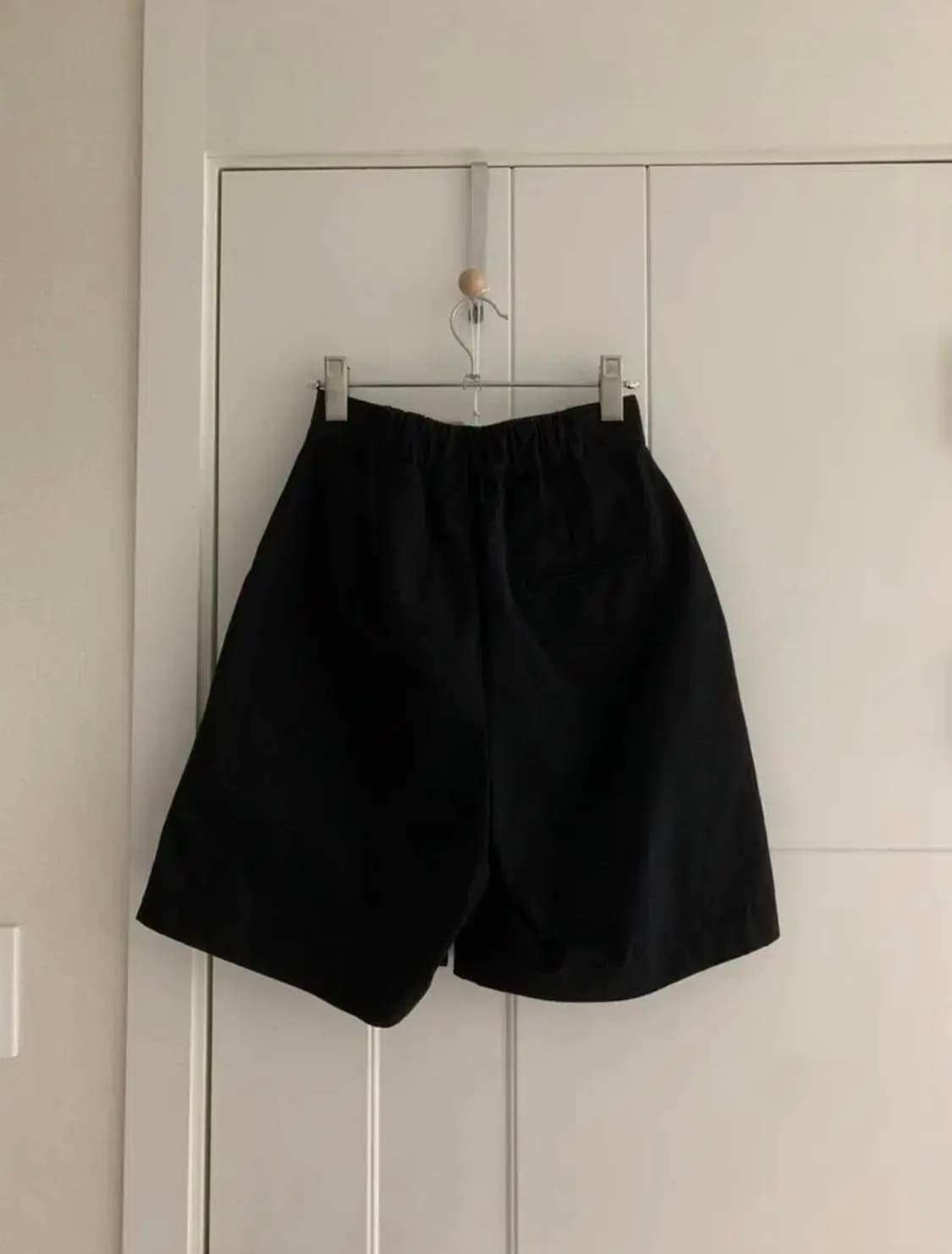 어텀 코튼 핀턱 버뮤다 팬츠 블랙 상품이미지2