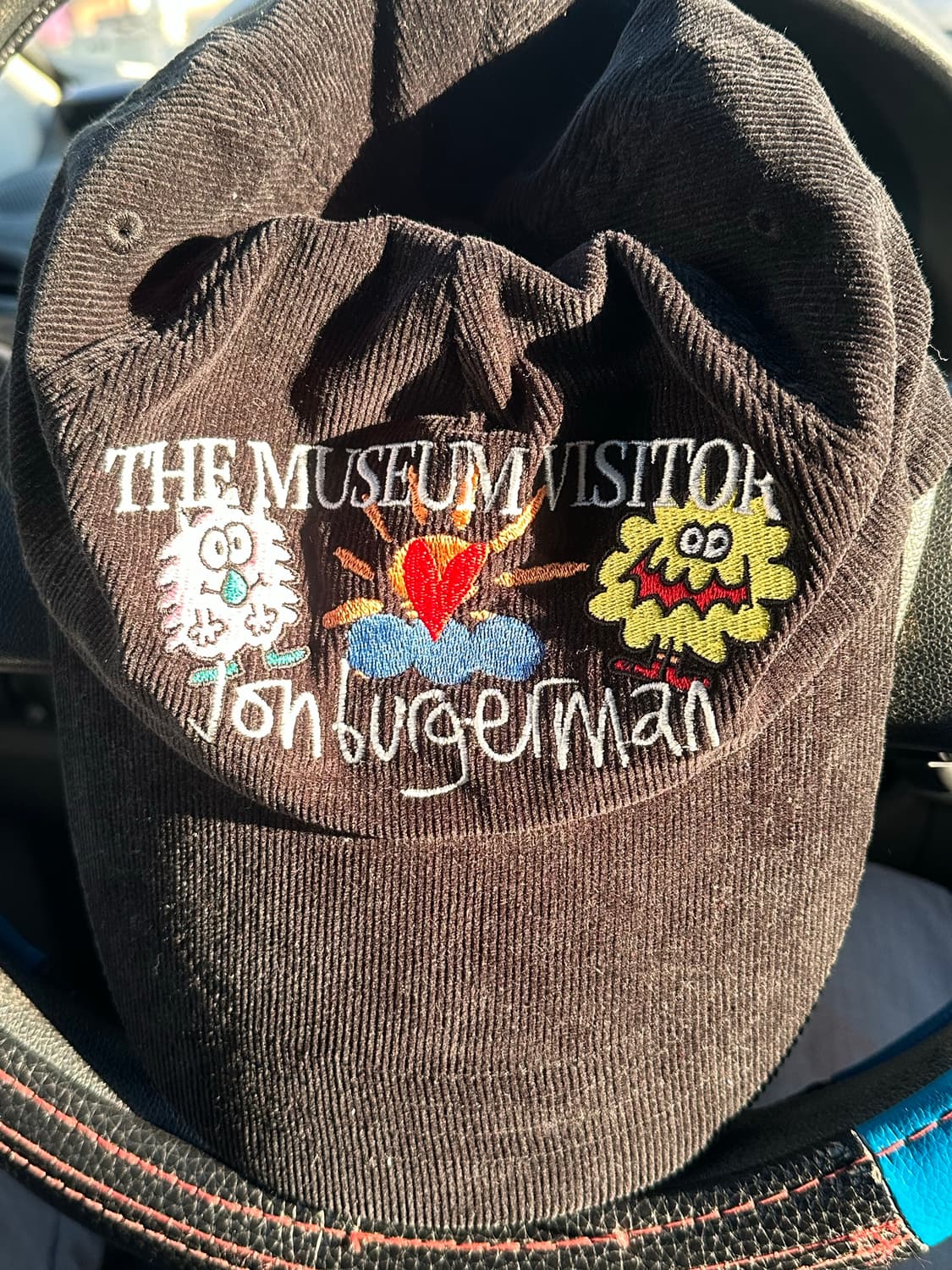 더뮤지엄비지터 볼캡 블랙 상품이미지1