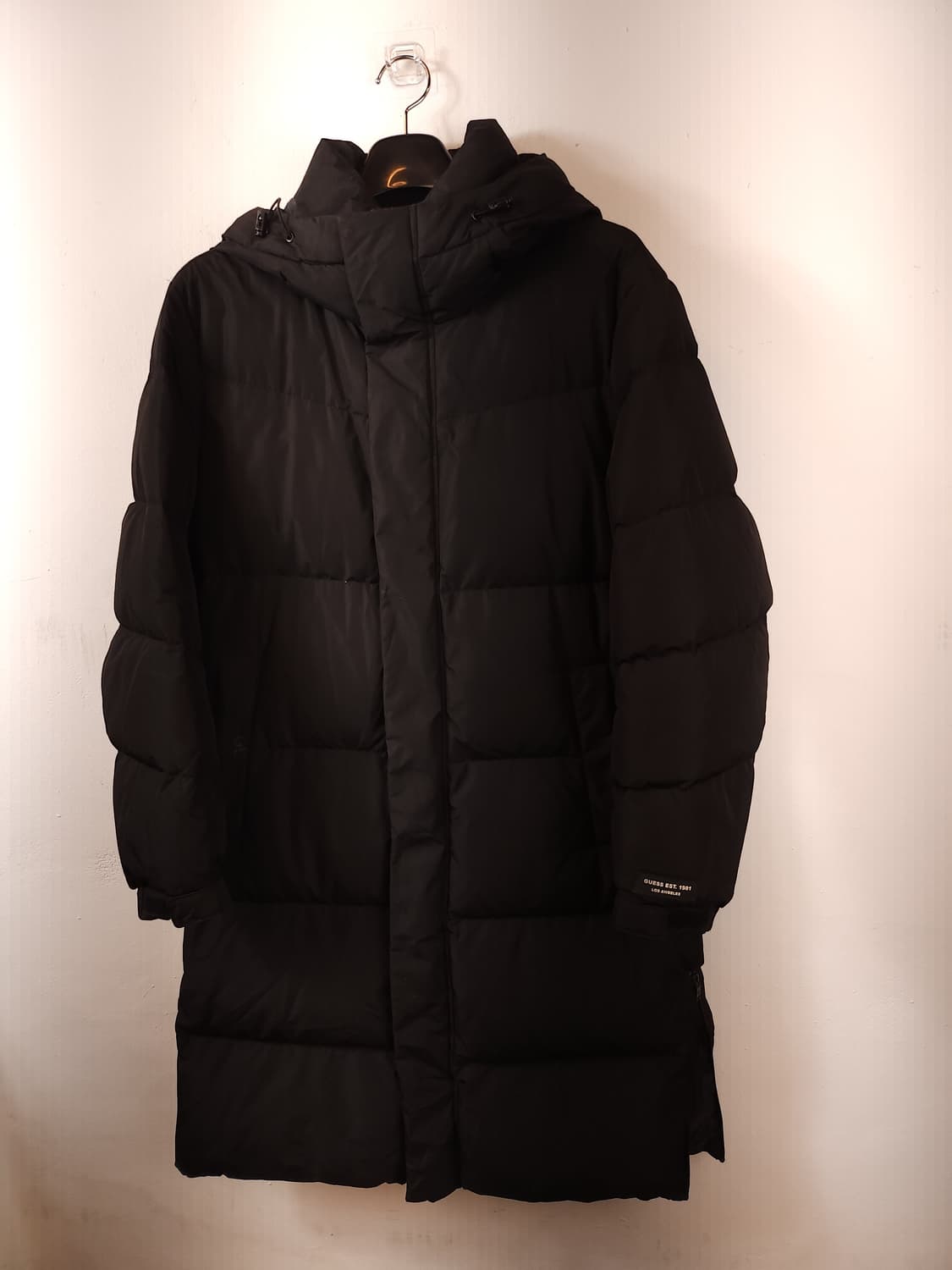 GUESS 롱다운후드패딩 블랙 100 L 상품이미지3