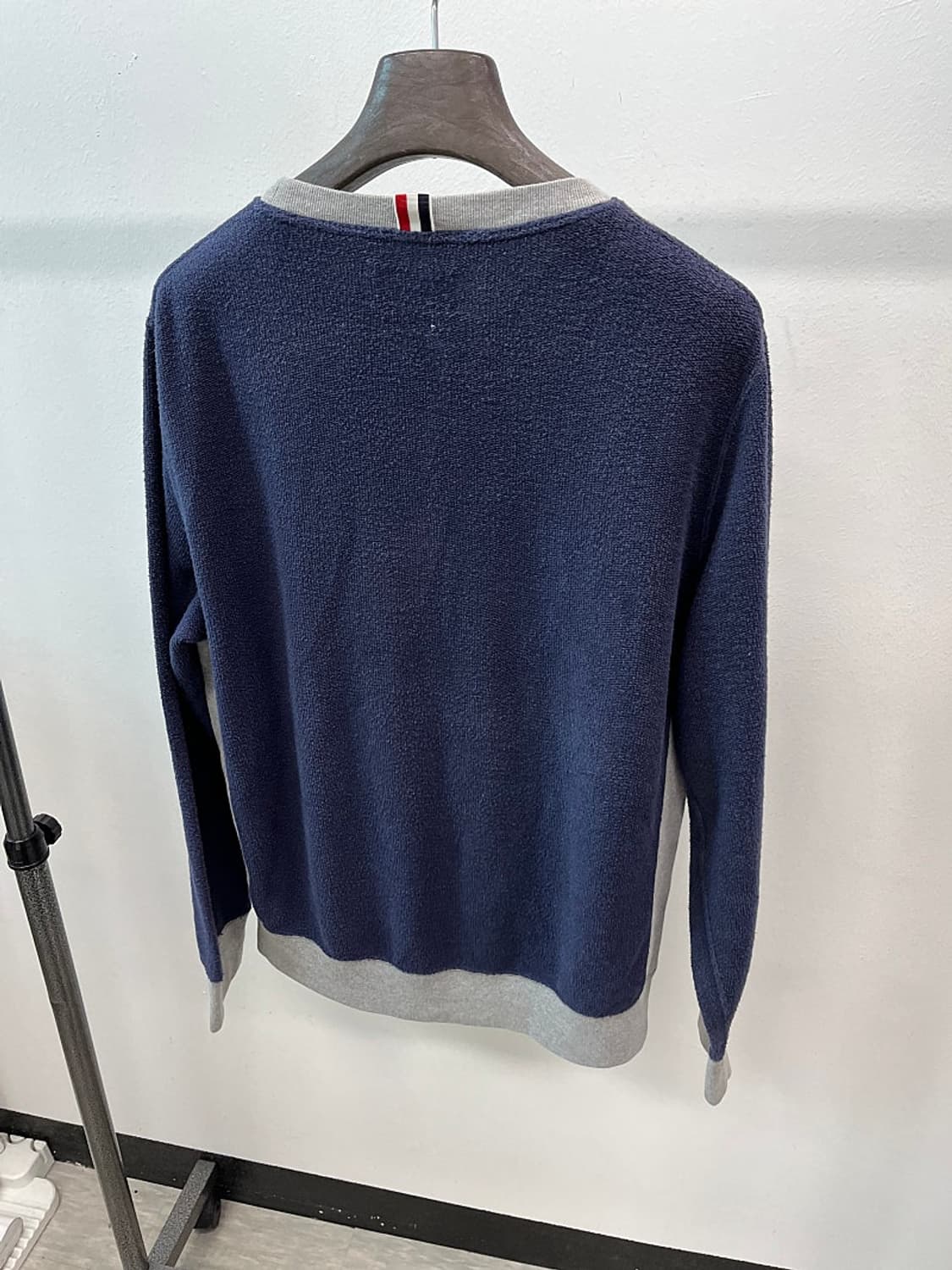 105-110) 톰브라운 부클 맨투맨 상품이미지9