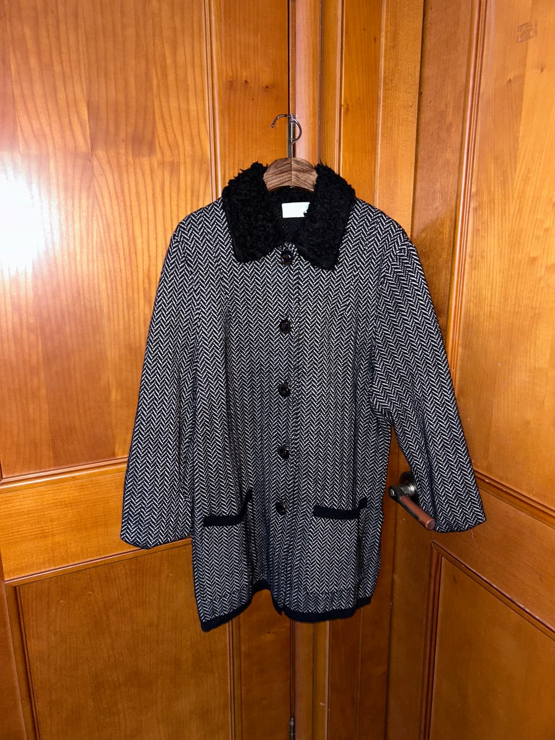 Felt Collar Herringbone Coat 상품이미지3