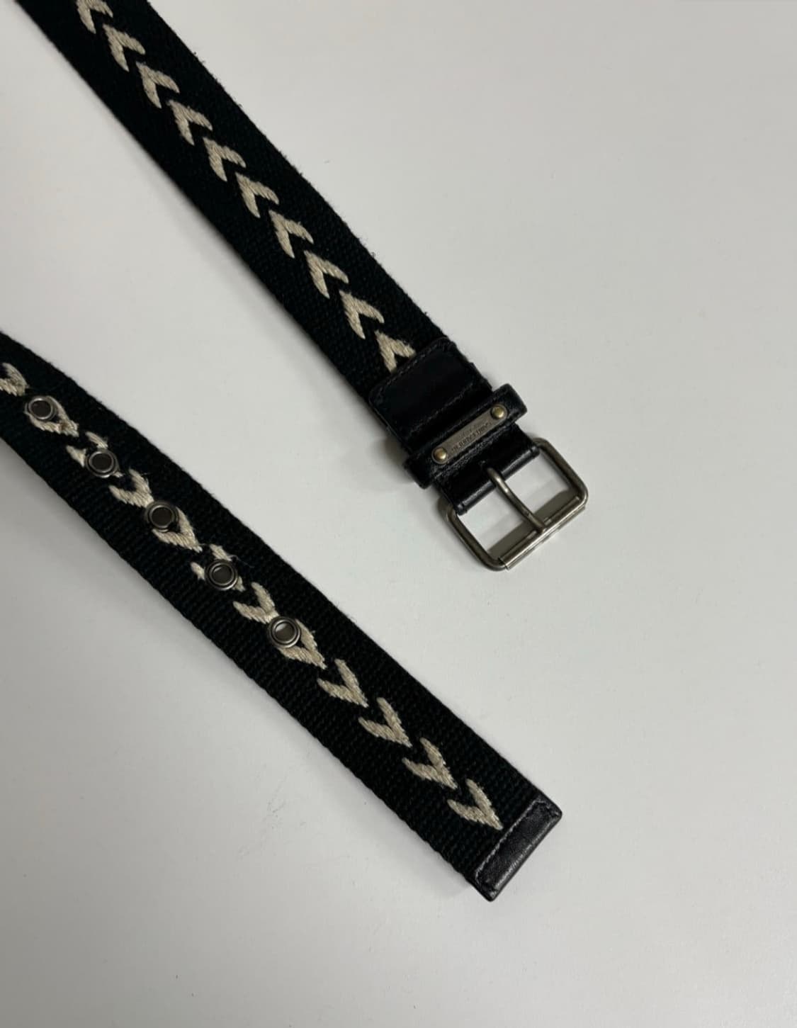 생로랑 아카이브 애로우 벨트 상품이미지2