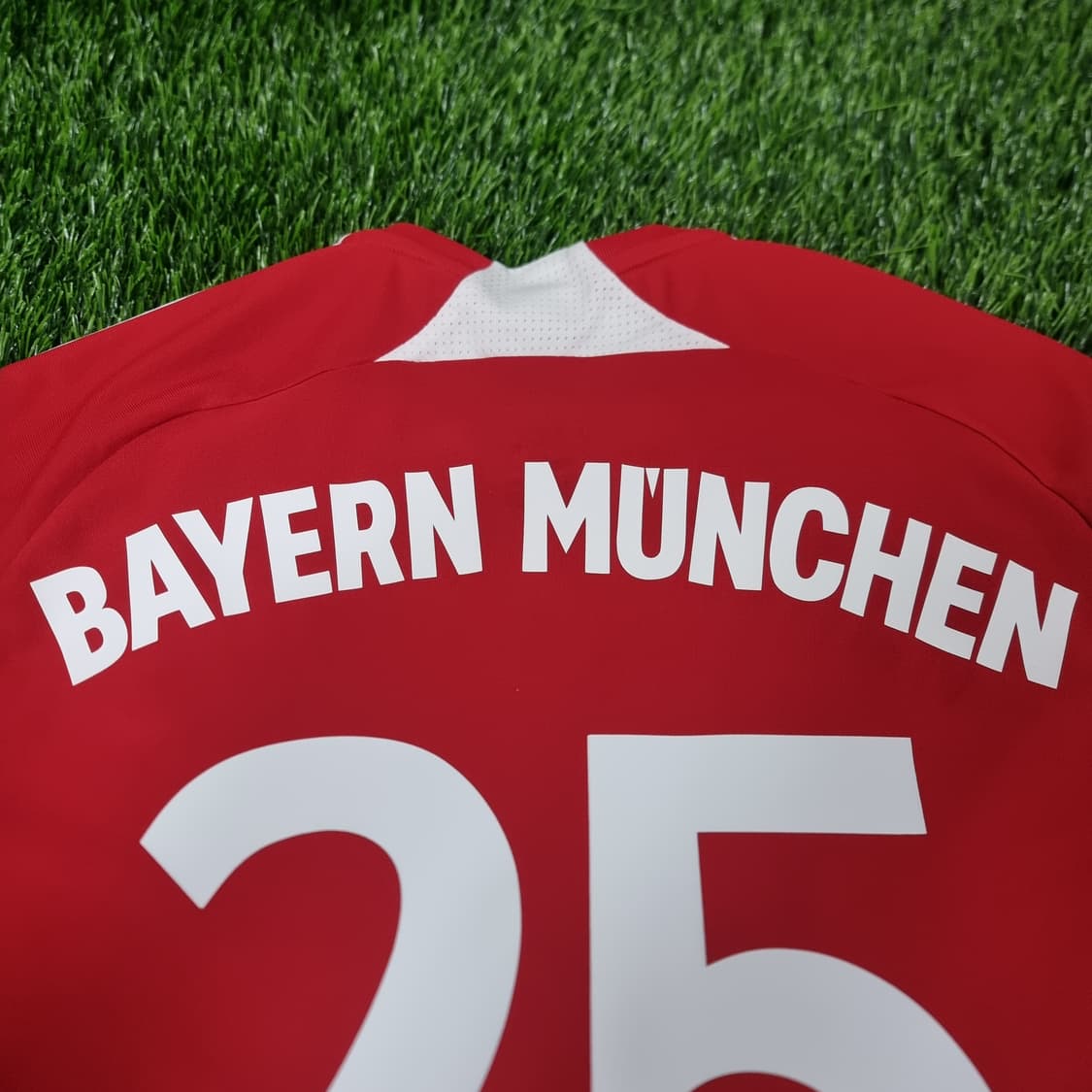 07-09시즌 바이에른 뮌헨 홈 유니폼 #25 뮐러 상품이미지10