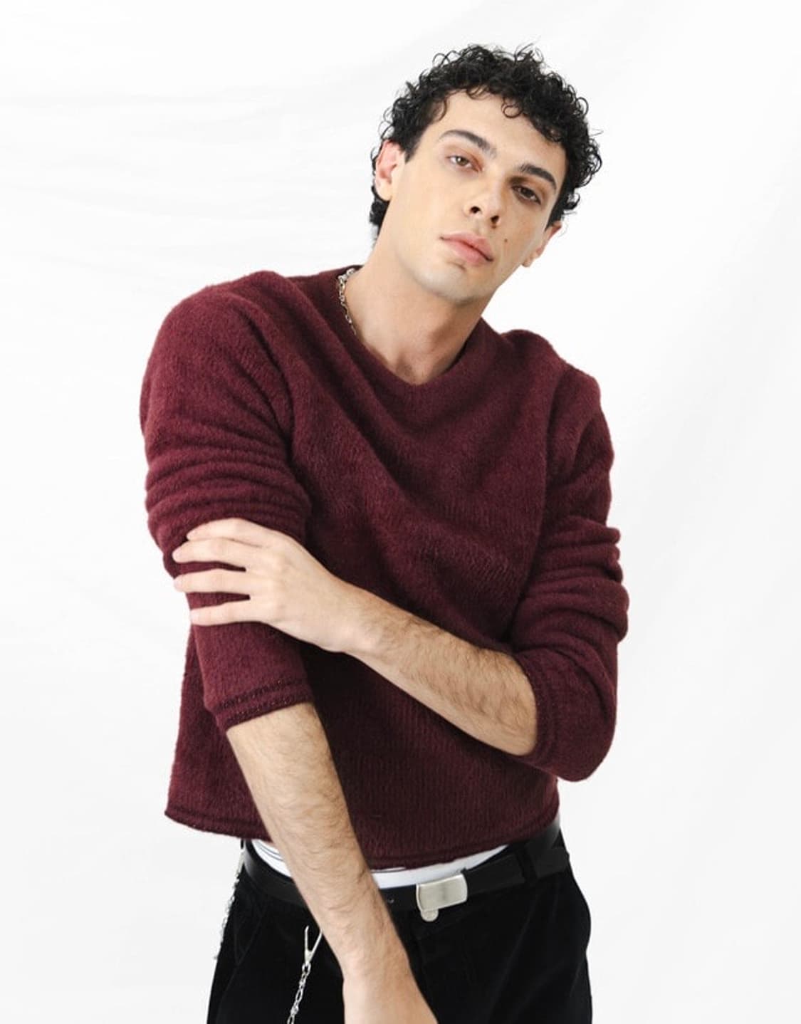 알렌느x헬렛 샤기 크롭 브이넥 니트 버건디 상품이미지2