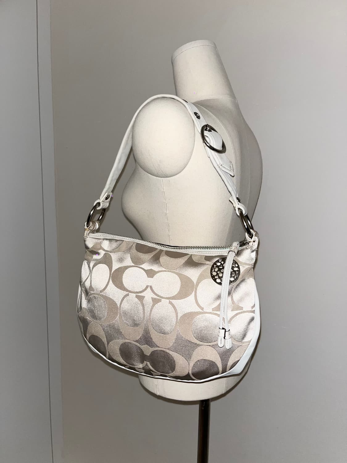 📦90s Coach Y2K allwhite shoulder bag 상품이미지3