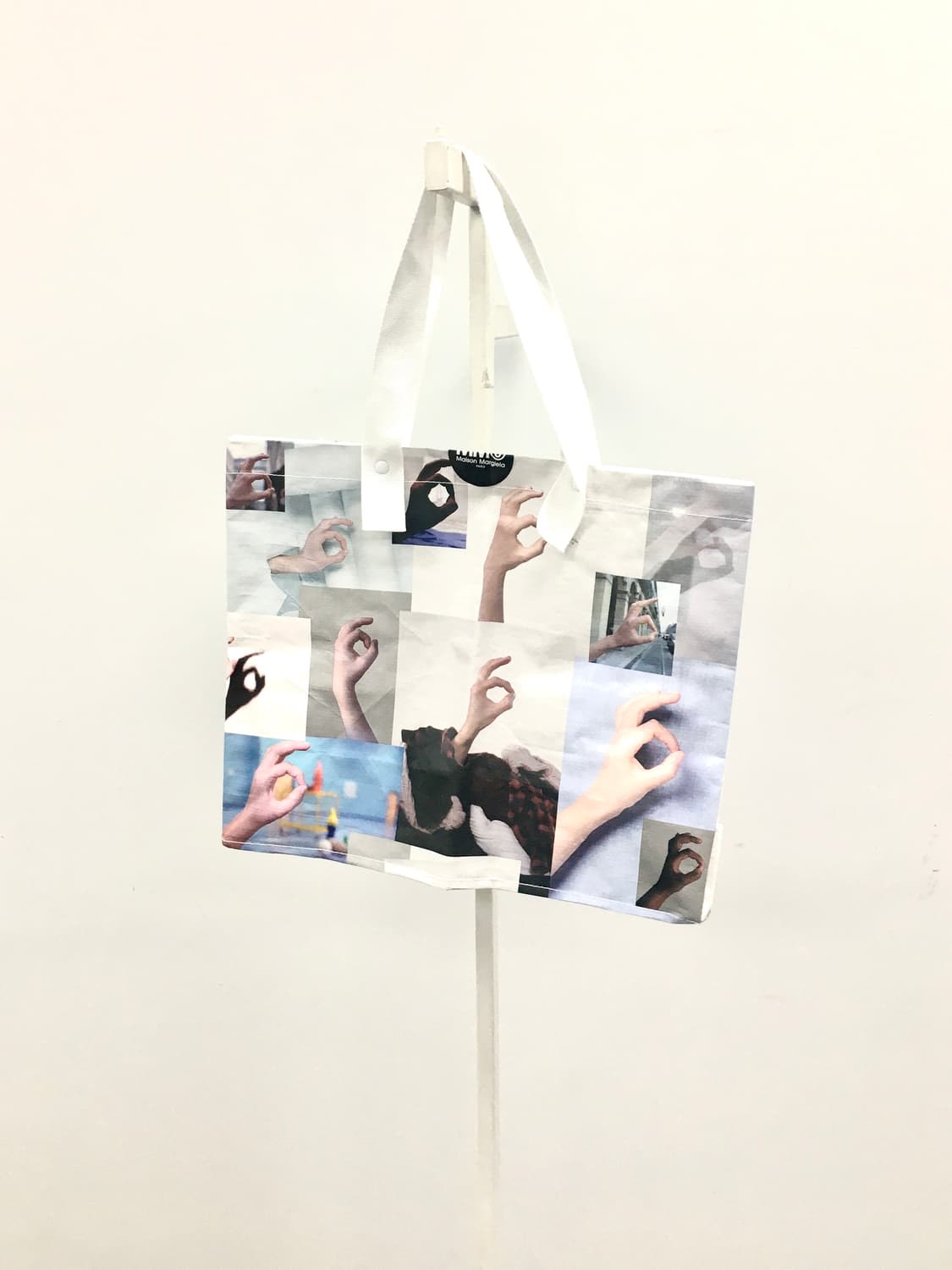 MM6 핸드 프린트 토트백 상품이미지1