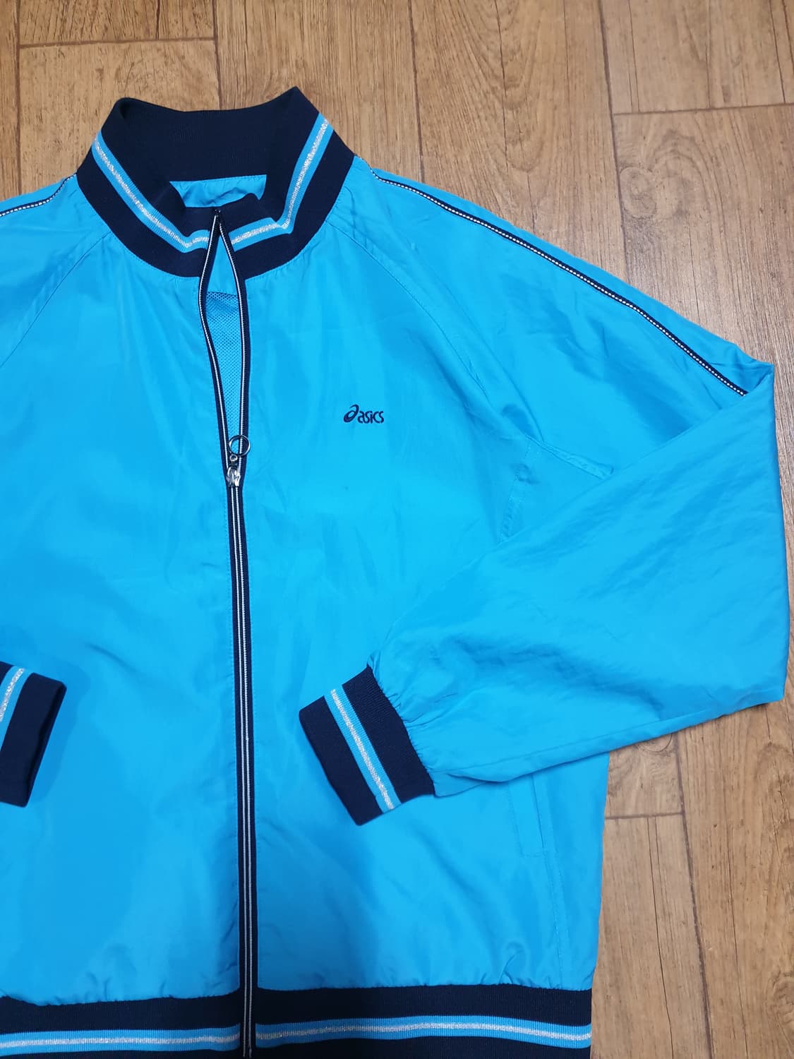 1137 아식스 운동복 바람막이 105 사이즈입니다 상품이미지3