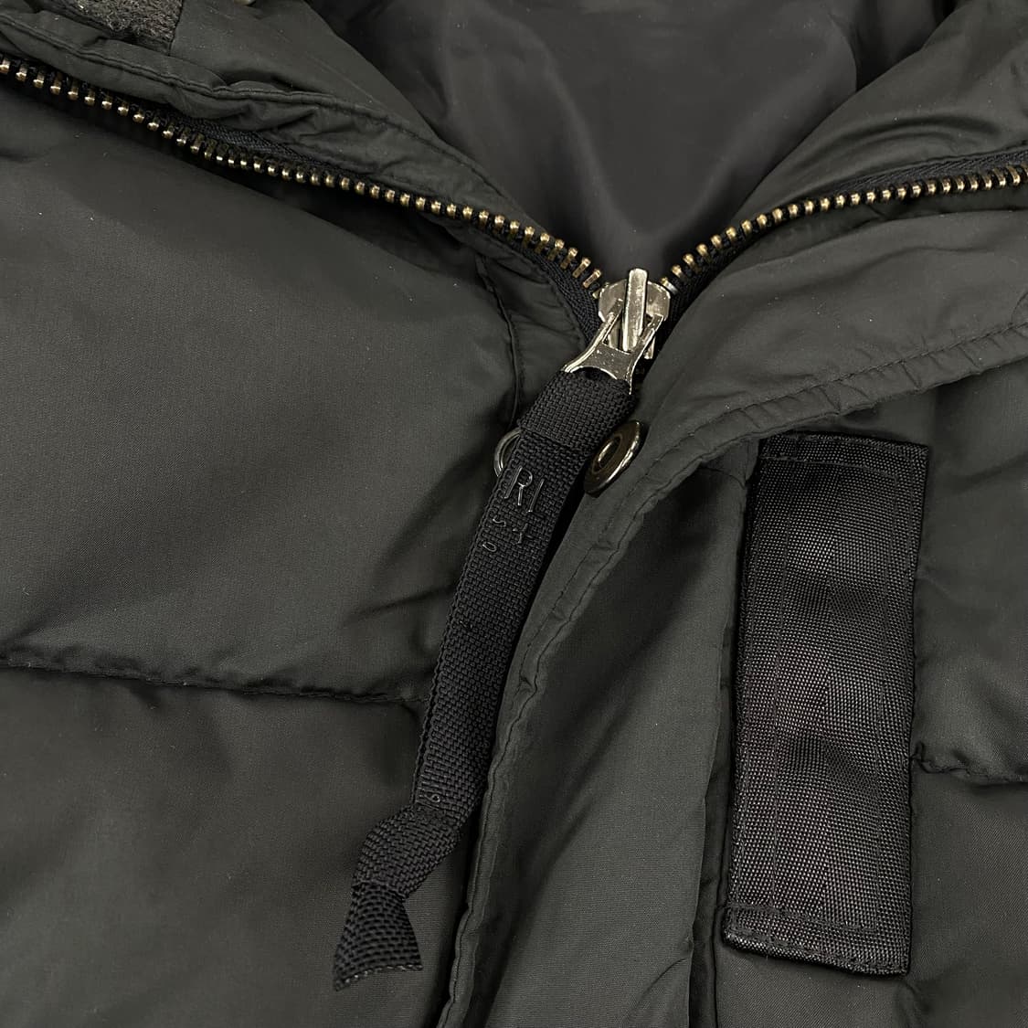 폴로 랄프로렌 포켓 유틸리티 크롭 블랙 푸퍼 다운 숏 패딩 (100) 상품이미지5