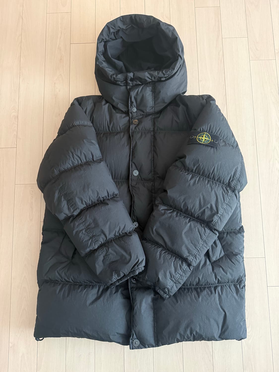 스톤아일랜드 크링클랩스패딩  25FW 블랙 XL(4100012) 상품이미지1