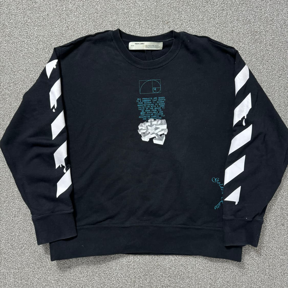 오프화이트 맨투맨 상품이미지1