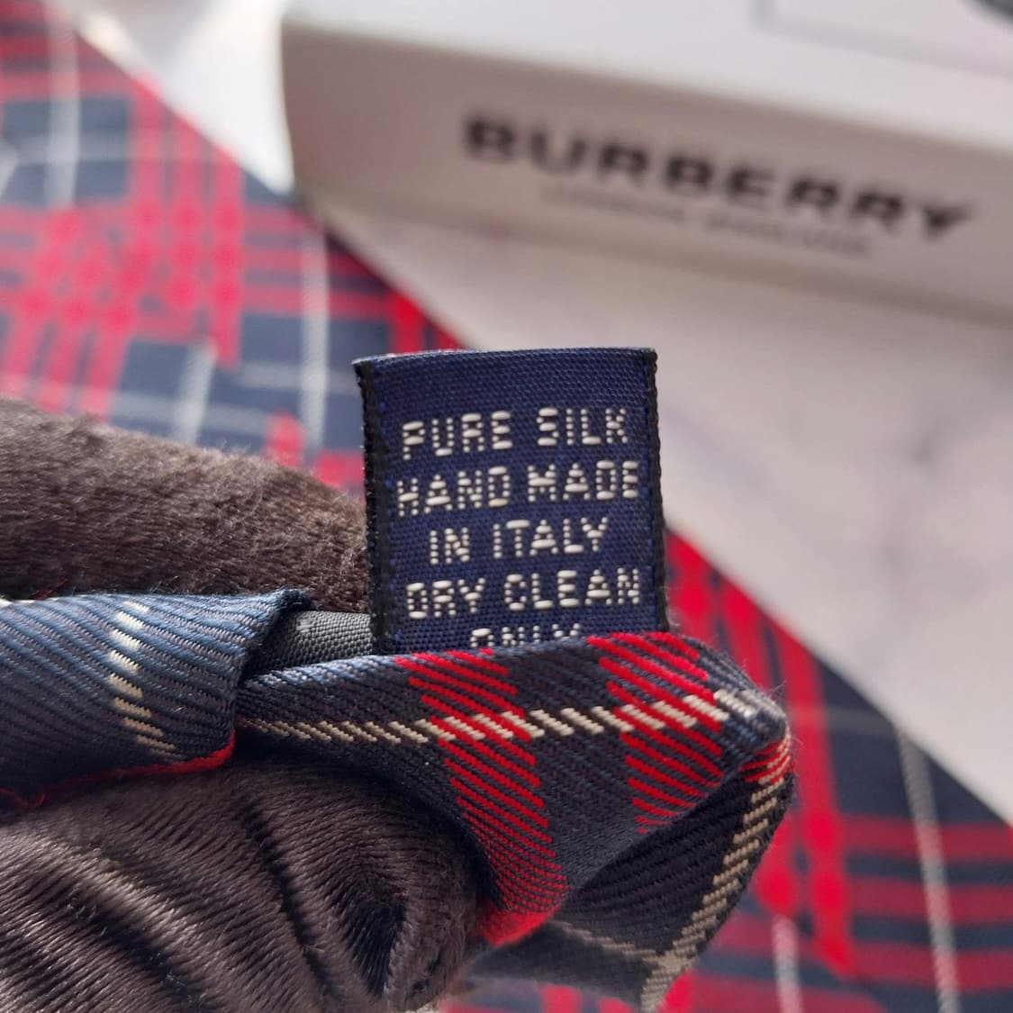 버버리 실크 네이비 체크 넥타이 9.7cm A+등급 K1876
 상품이미지10