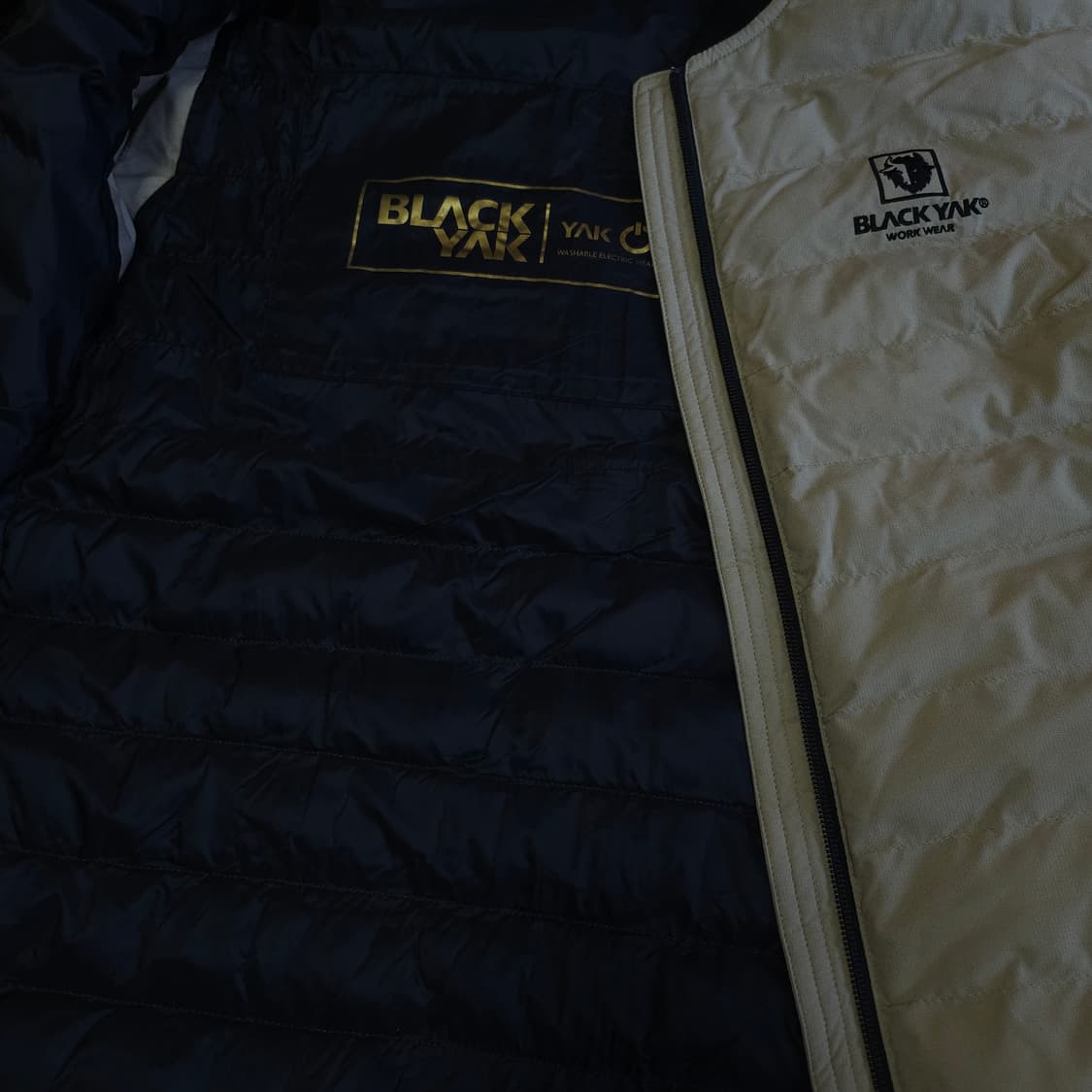 블랙야크 패딩조끼 100-105 발열조끼 상품이미지7