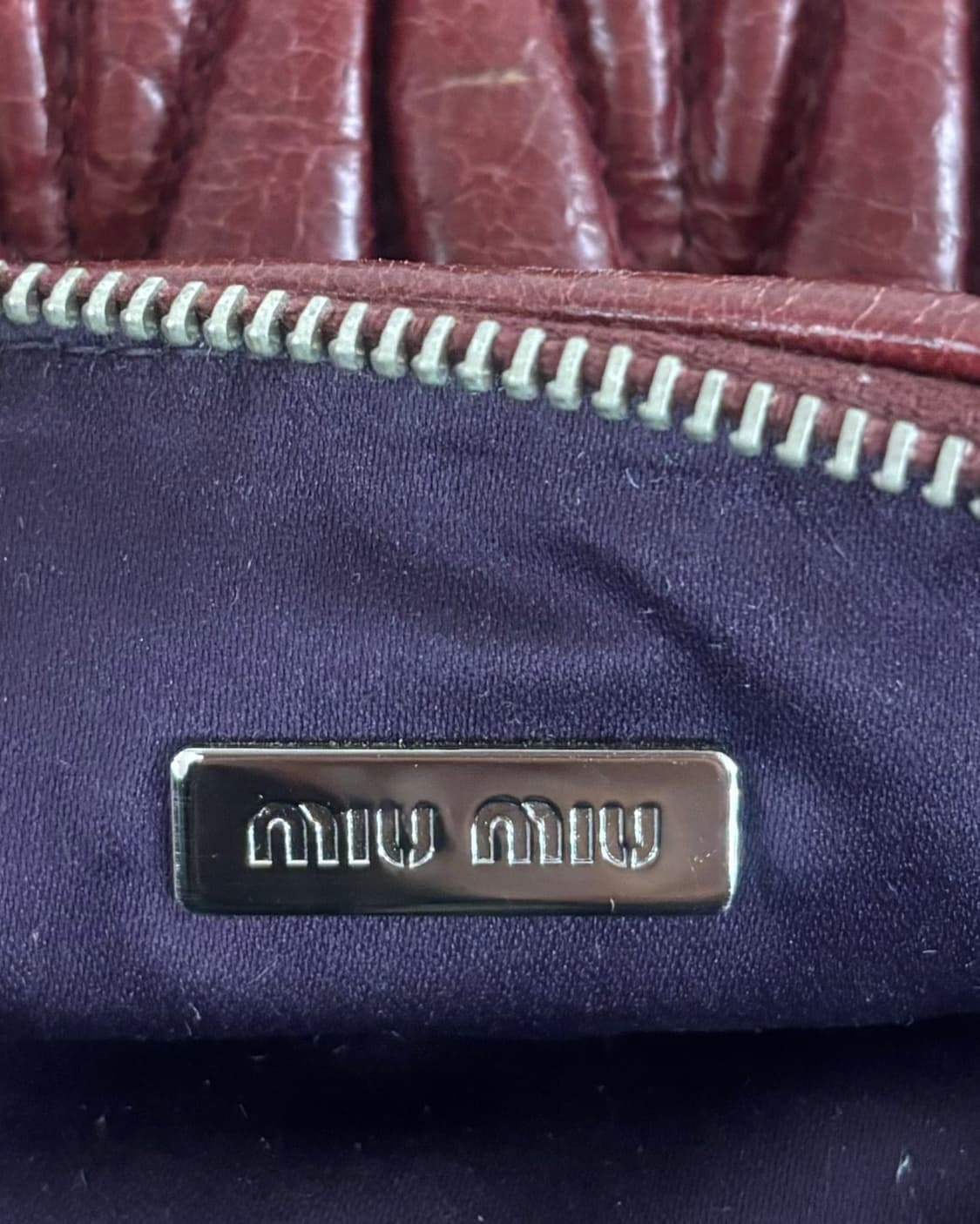 미우 미우 마테라쎄 나파 가죽 장지갑 상품이미지4