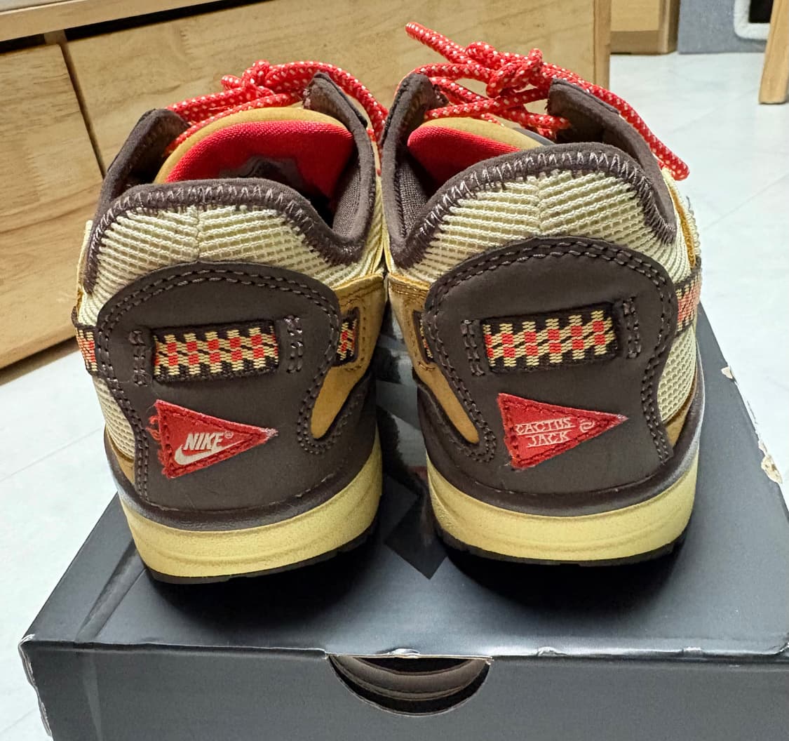 나이키 x 트래비스 스캇 에어맥스 1 캑터스 브라운 240 판매 상품이미지6