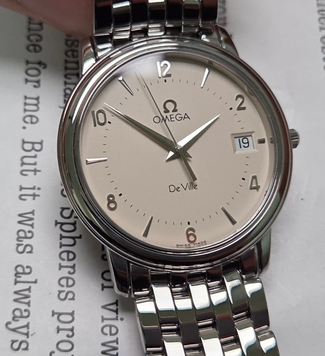 오메가 드빌 프레스티지 아이보리 아라빅 다이얼 쿼츠 브레이슬릿 ver. 상품이미지10