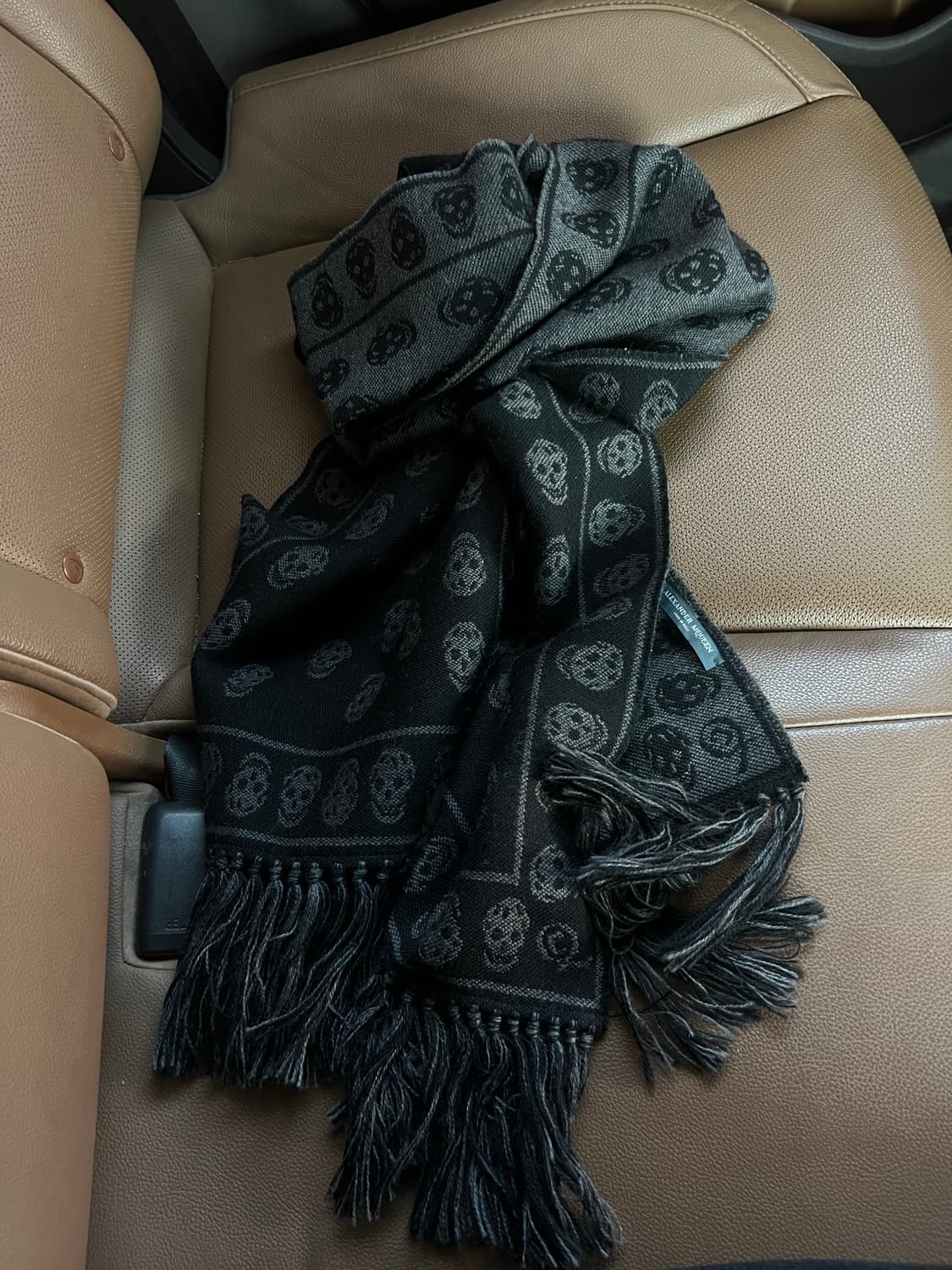 알렉산더맥퀸 스컬 머플러 상품이미지1